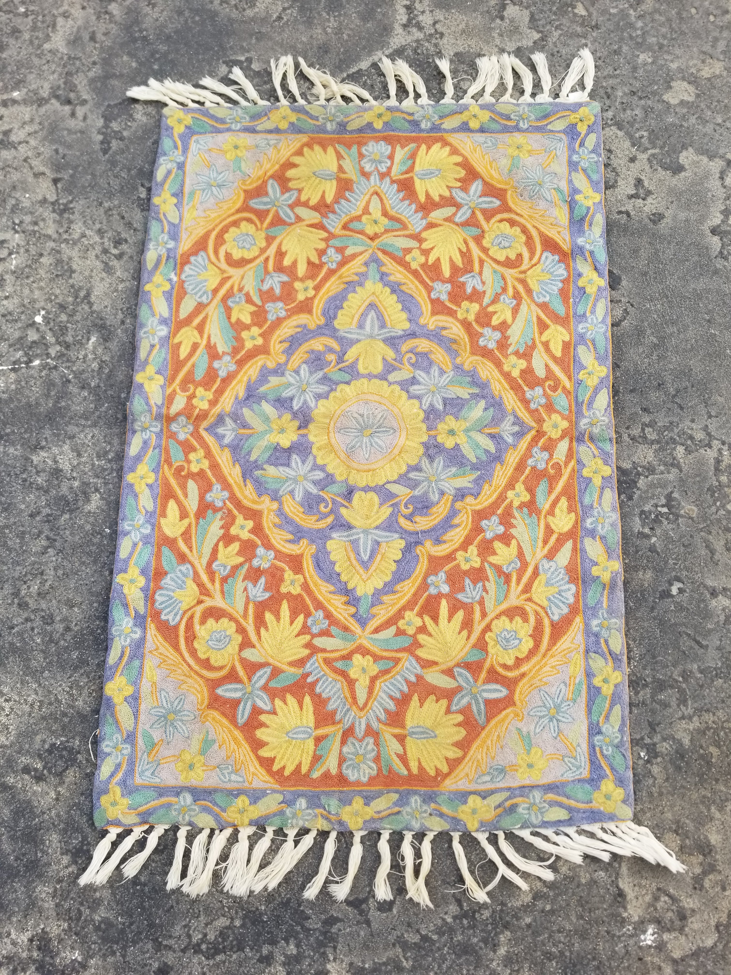Vintage Handmade Kashmiri Floral Chain-Stitch Decor Silk Tapestry 91x58cm
