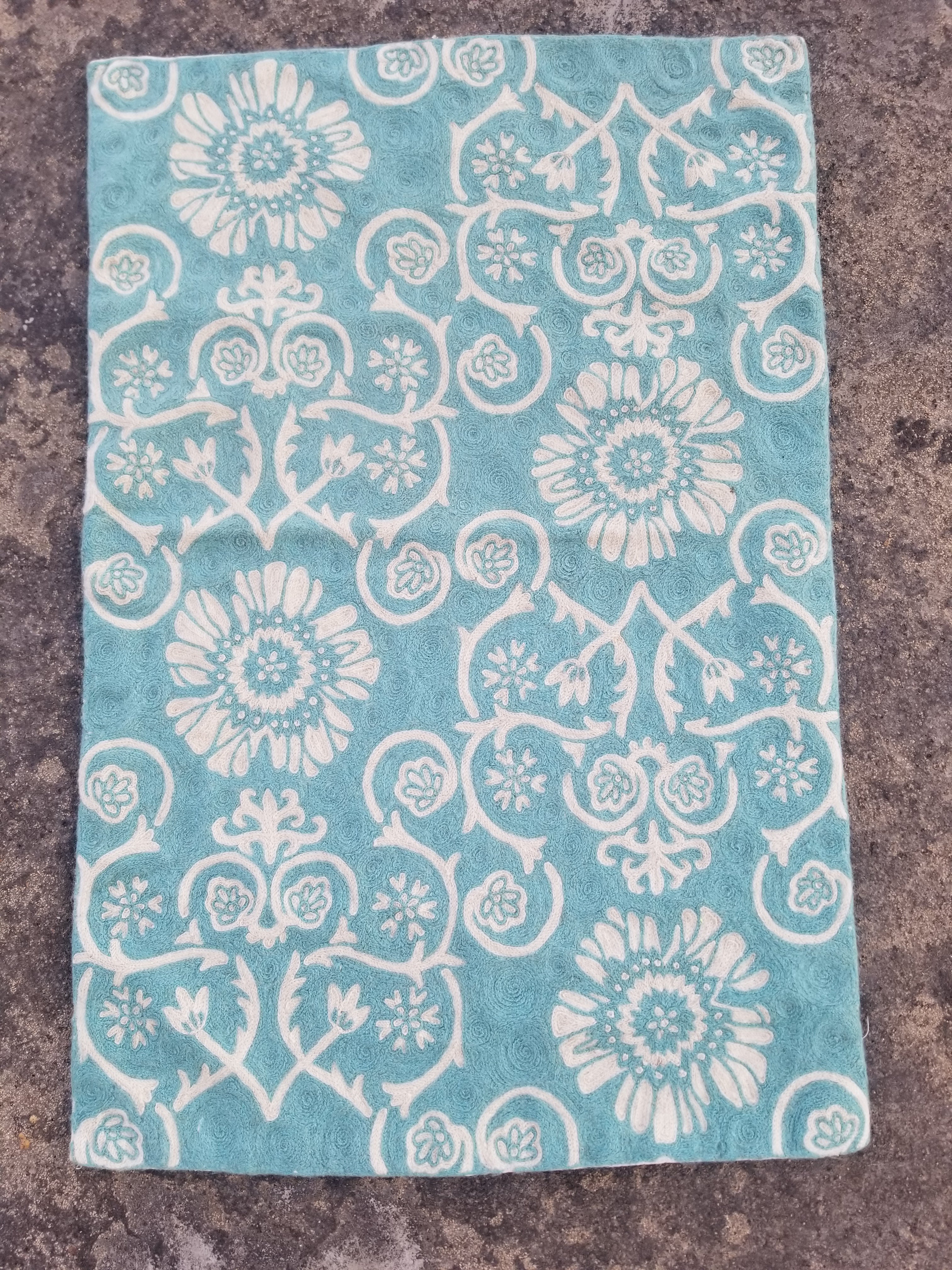 Vintage Handmade Kashmiri Floral Chain-Stitch Decor Wool Rug 34x22in