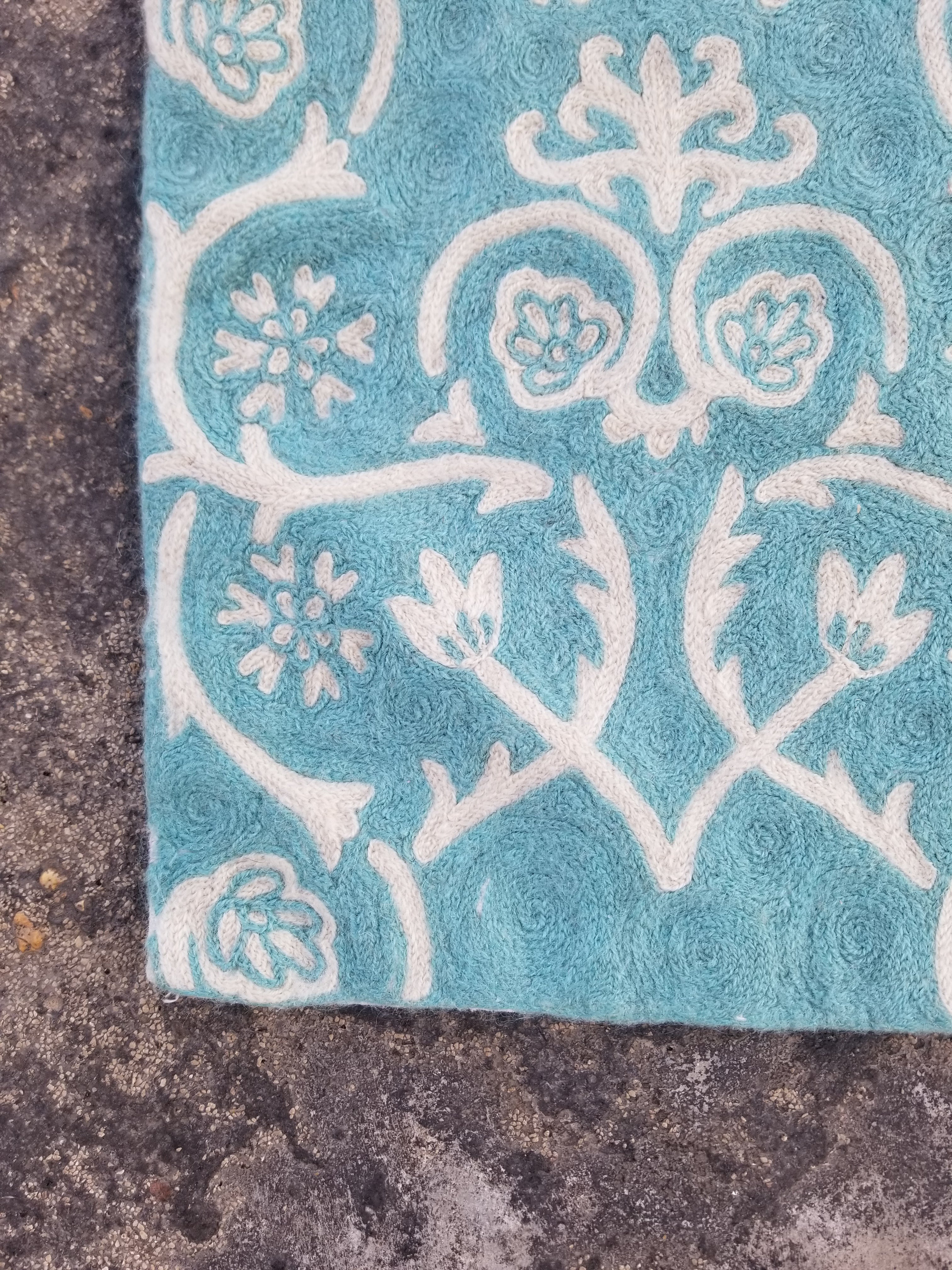 Vintage Handmade Kashmiri Floral Chain-Stitch Decor Wool Rug 34x22in