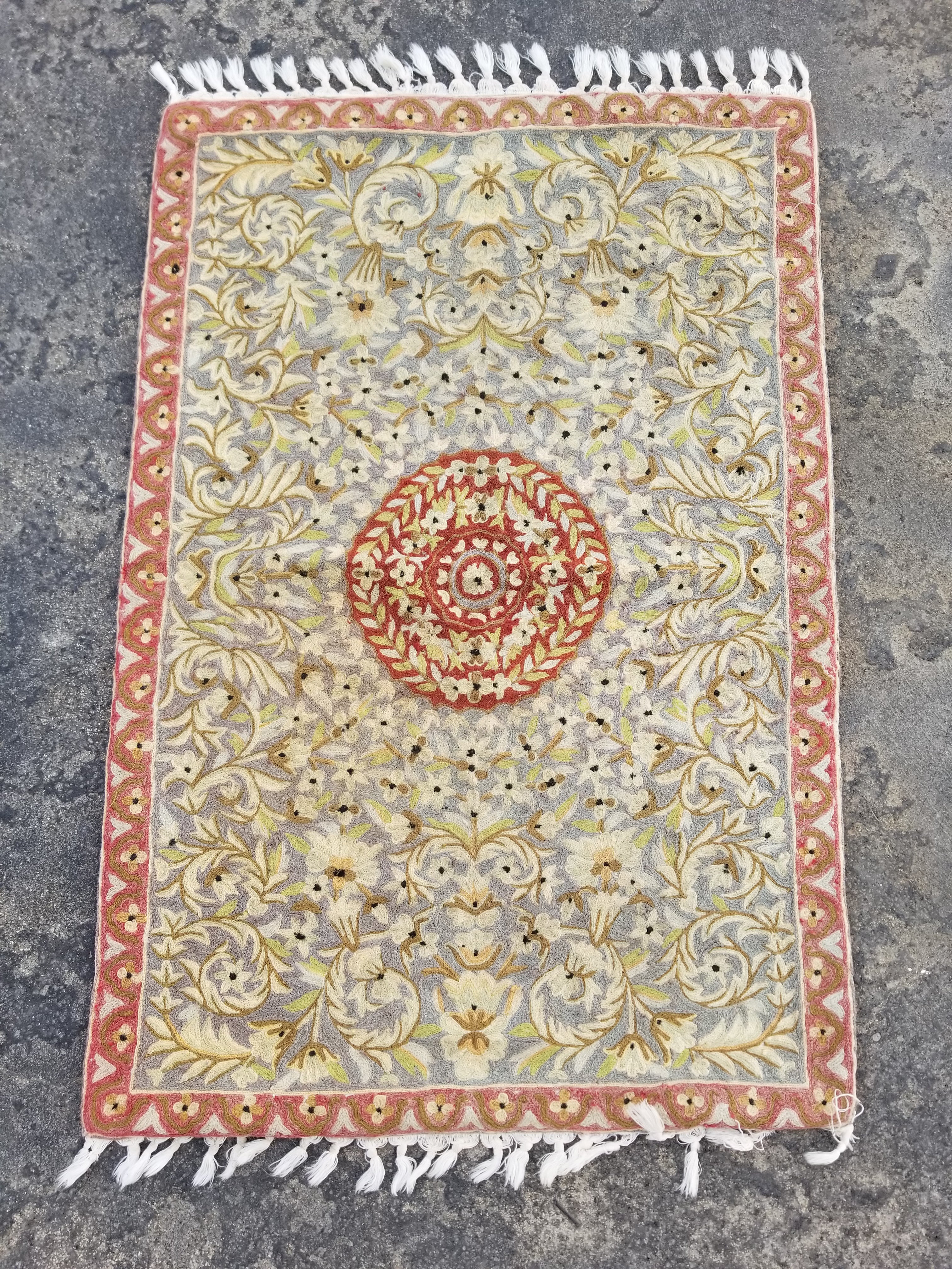 Vintage Handmade Kashmiri Floral Chain-Stitch Decor Wool Rug Tapestry 35x23in