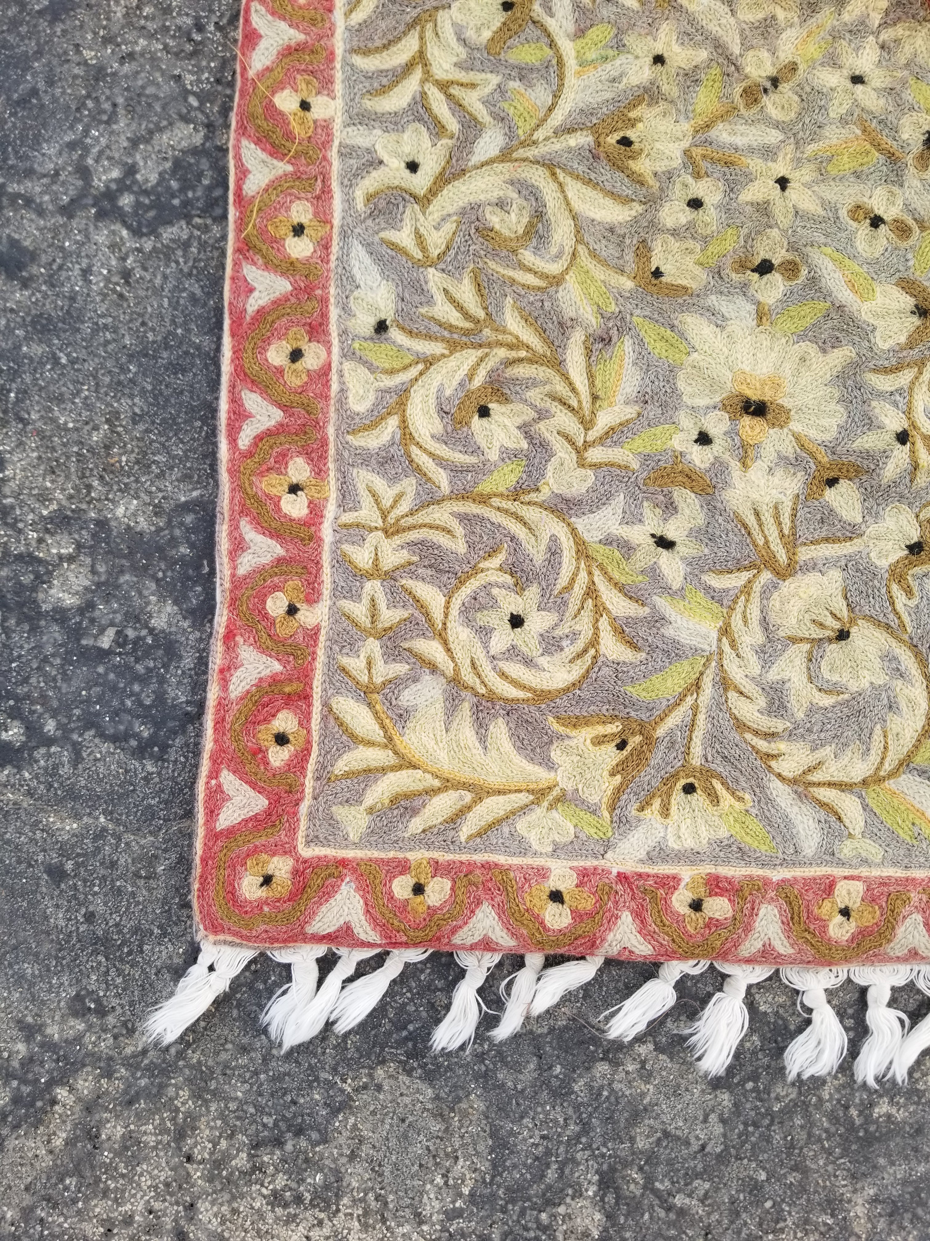 Vintage Handmade Kashmiri Floral Chain-Stitch Decor Wool Rug Tapestry 35x23in