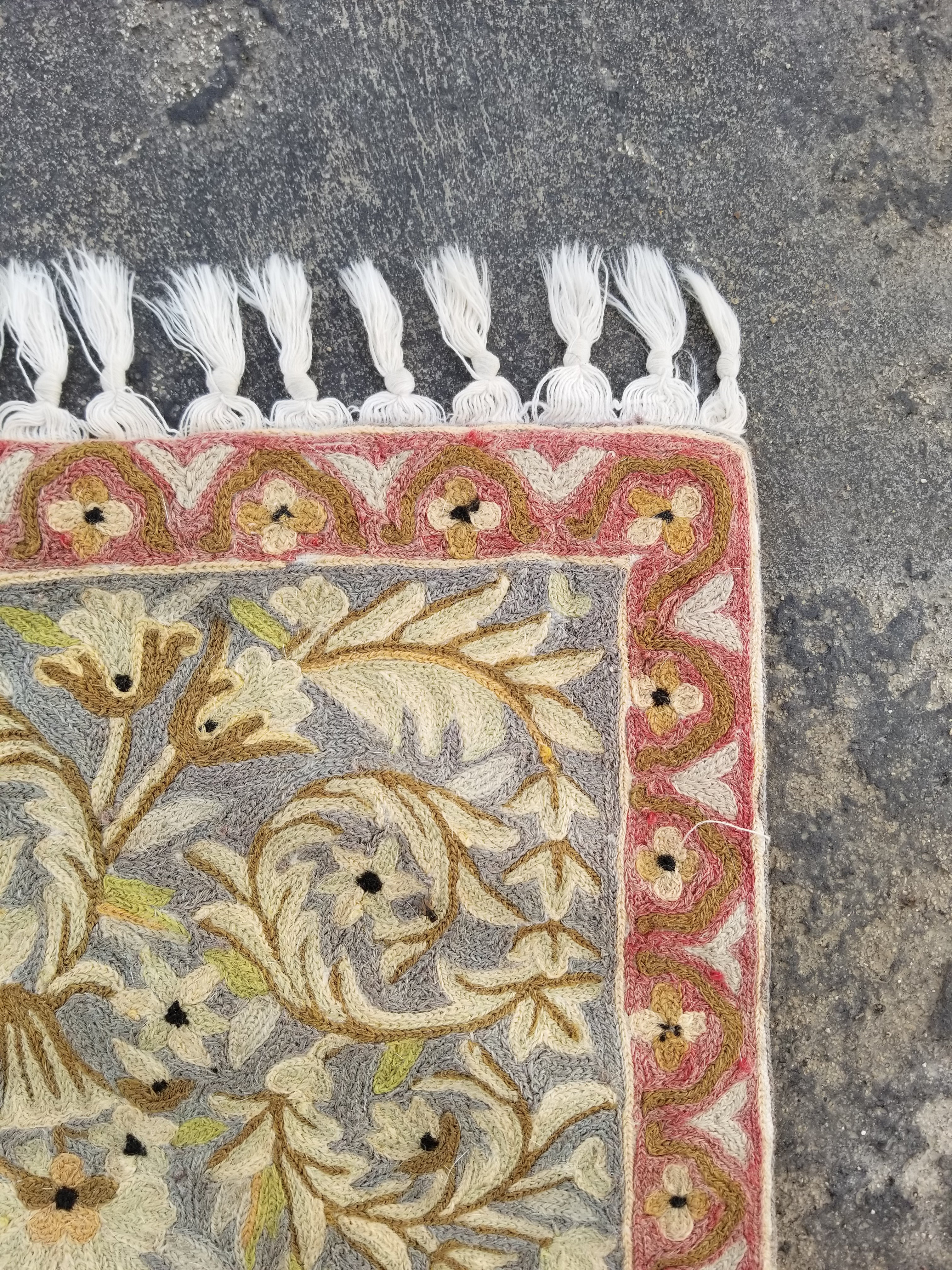 Vintage Handmade Kashmiri Floral Chain-Stitch Decor Wool Rug Tapestry 35x23in