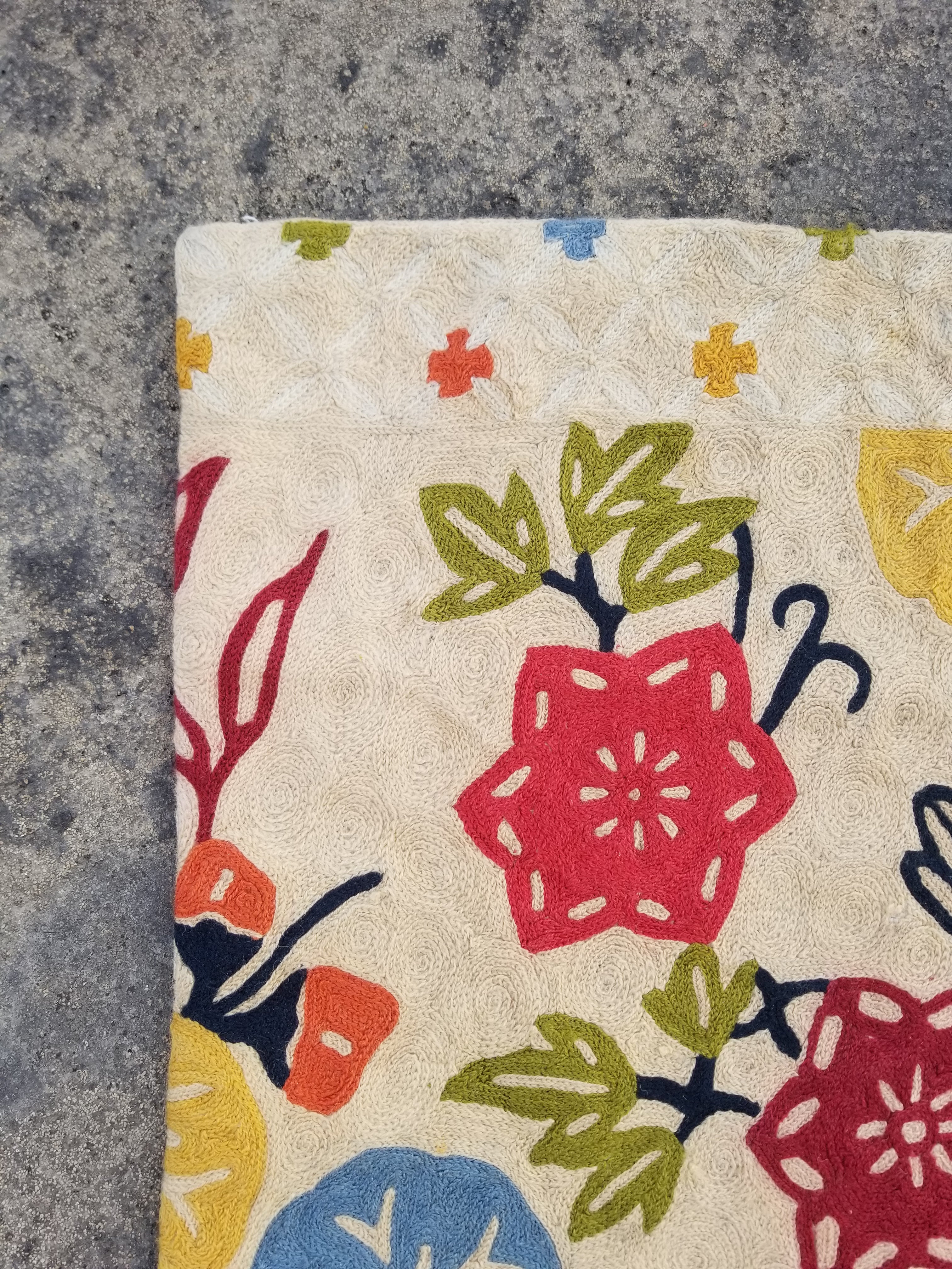 Vintage Handmade Kashmiri Floral Chain-Stitch Decor Wool Rug Tapestry 35x23in
