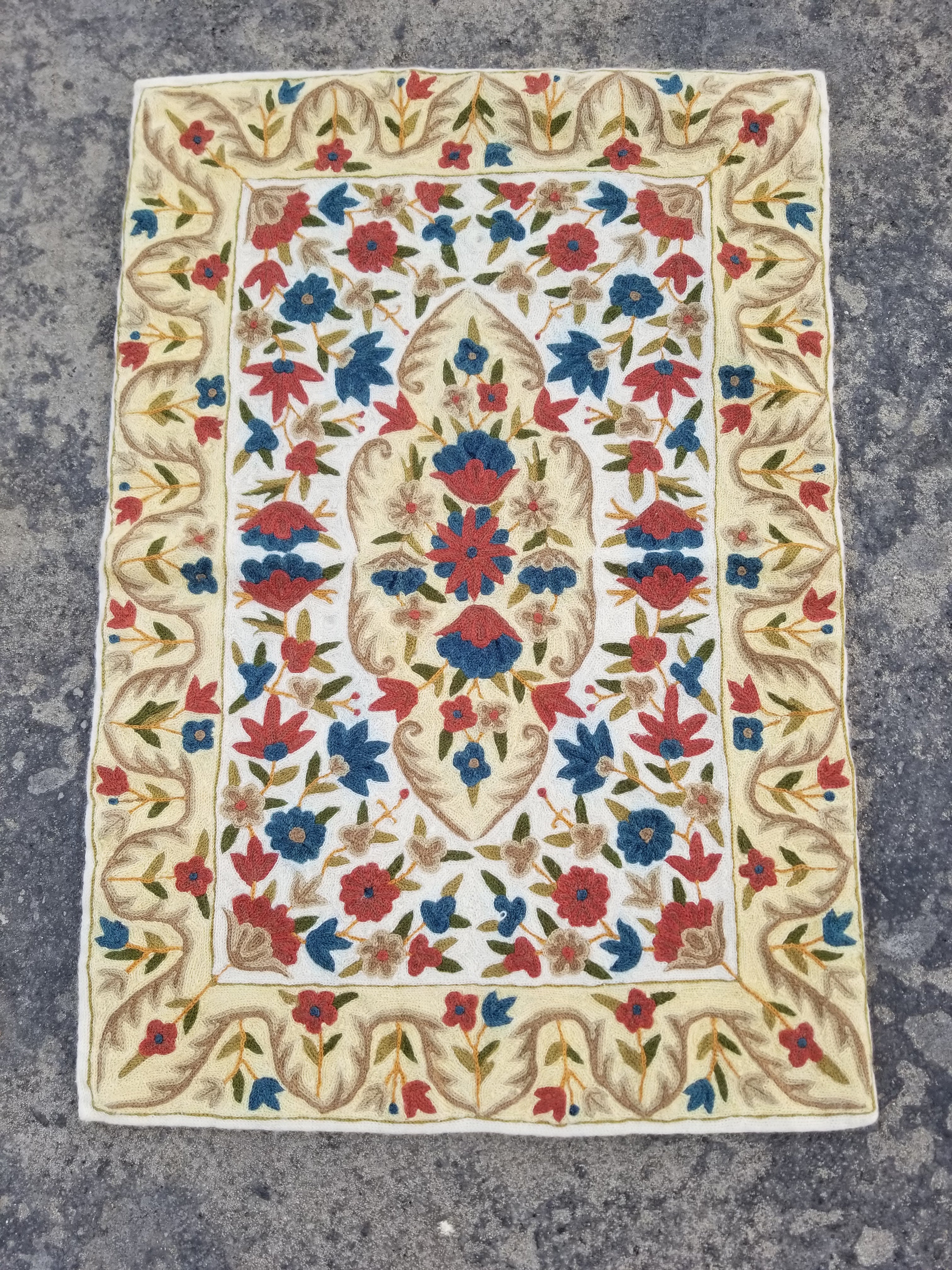 Vintage Handmade Kashmiri Floral Chain-Stitch Decor Wool Rug 34x23in