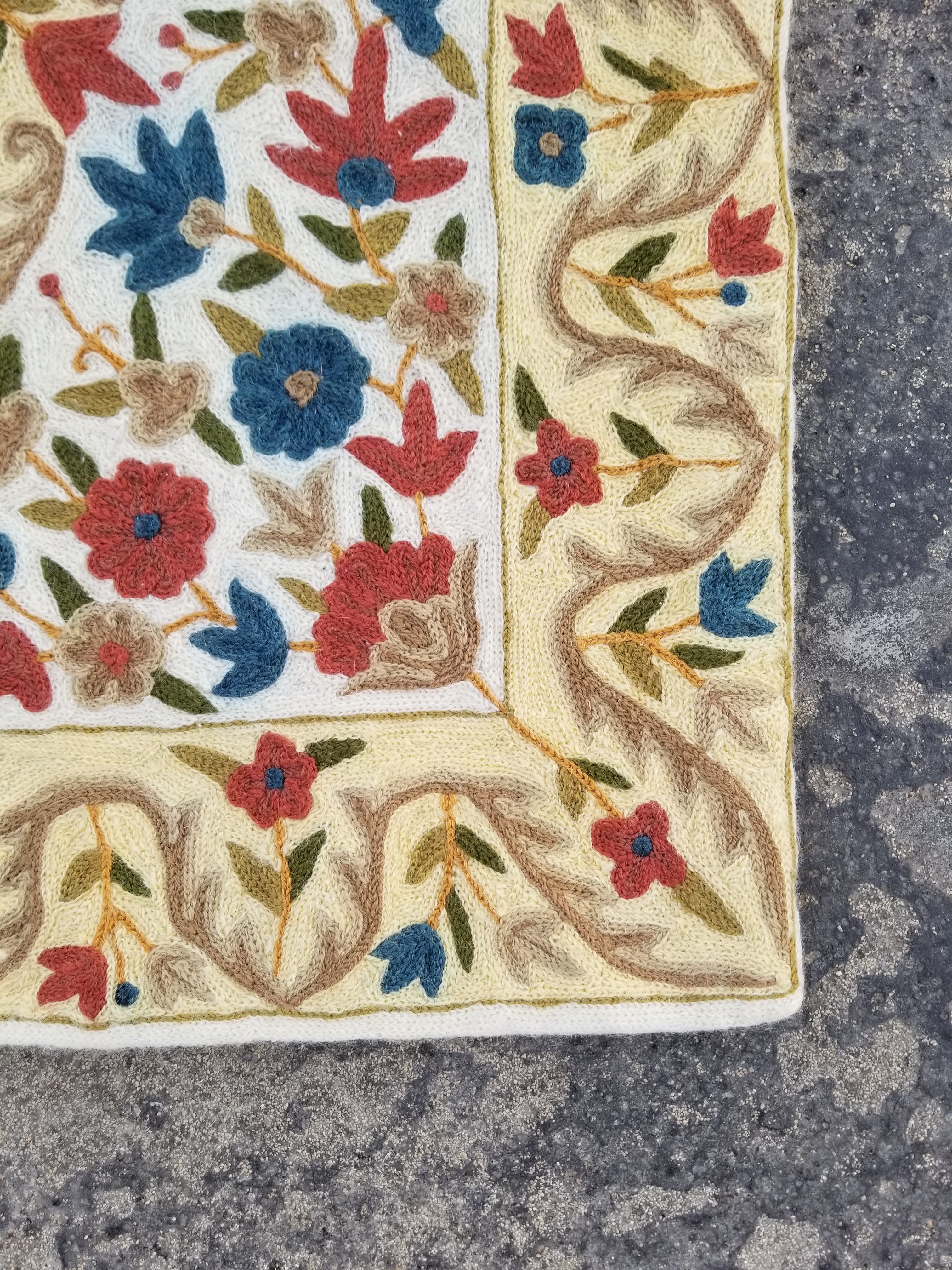 Vintage Handmade Kashmiri Floral Chain-Stitch Decor Wool Rug 34x23in