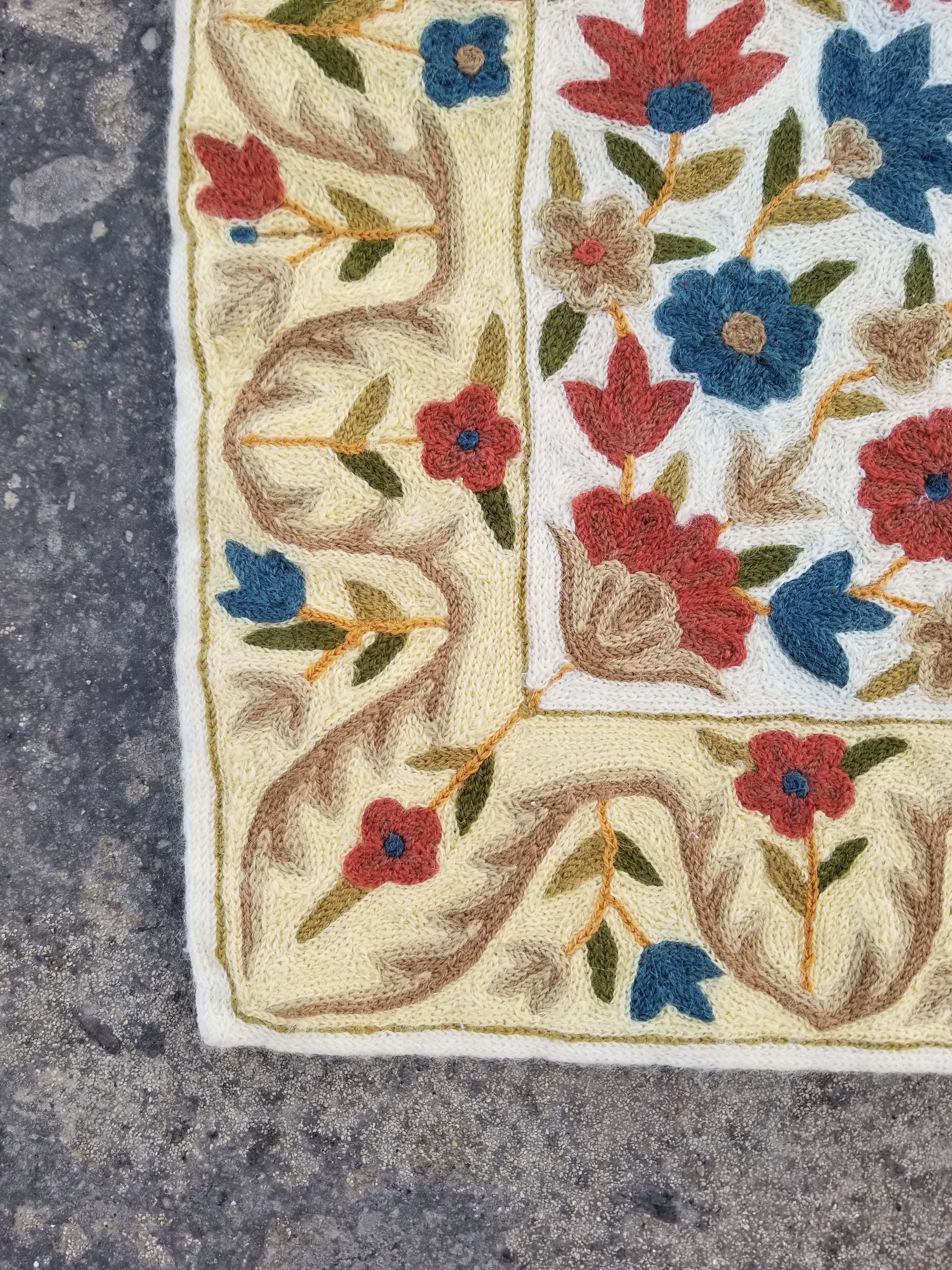 Vintage Handmade Kashmiri Floral Chain-Stitch Decor Wool Rug 34x23in