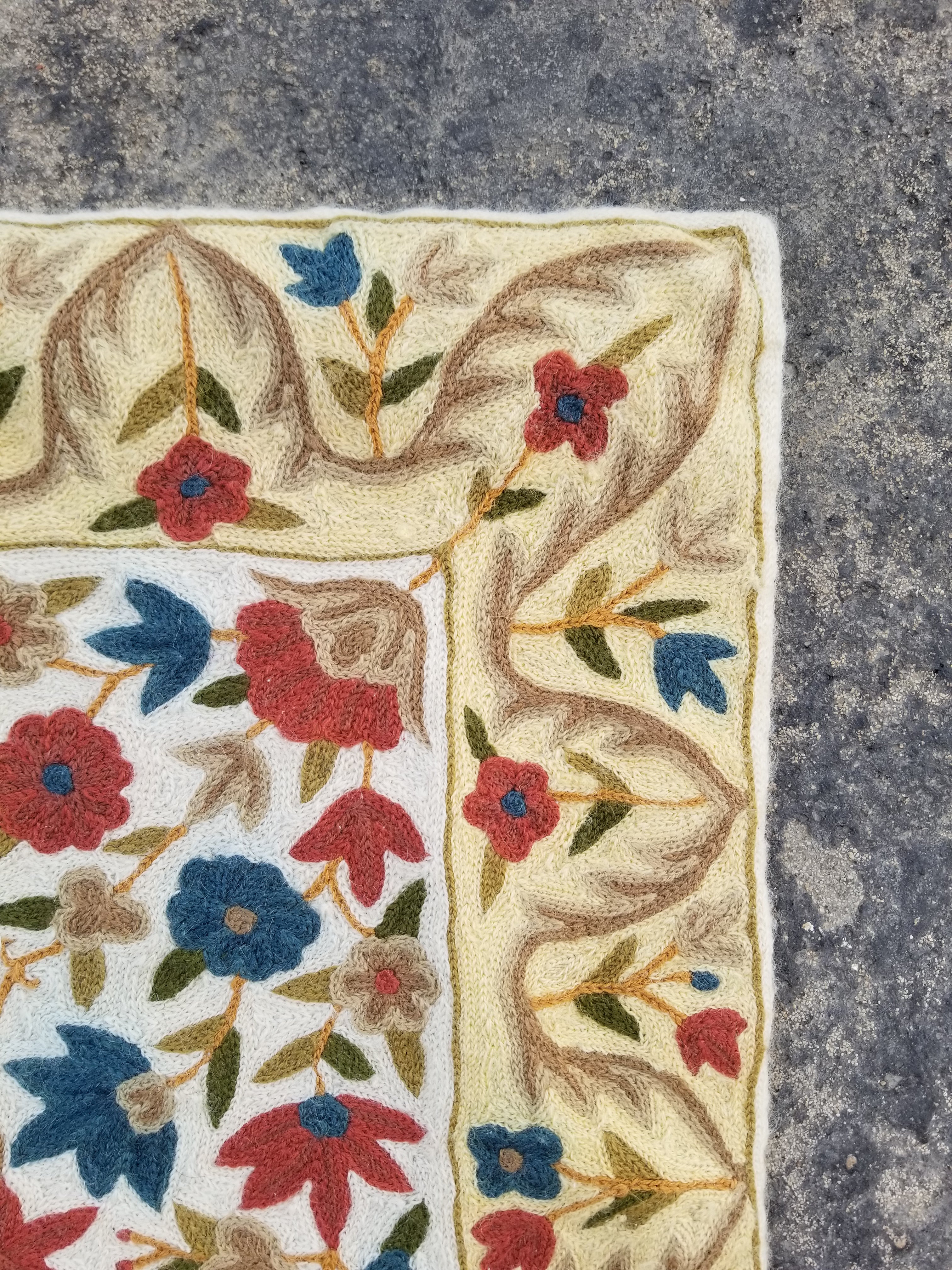 Vintage Handmade Kashmiri Floral Chain-Stitch Decor Wool Rug 34x23in