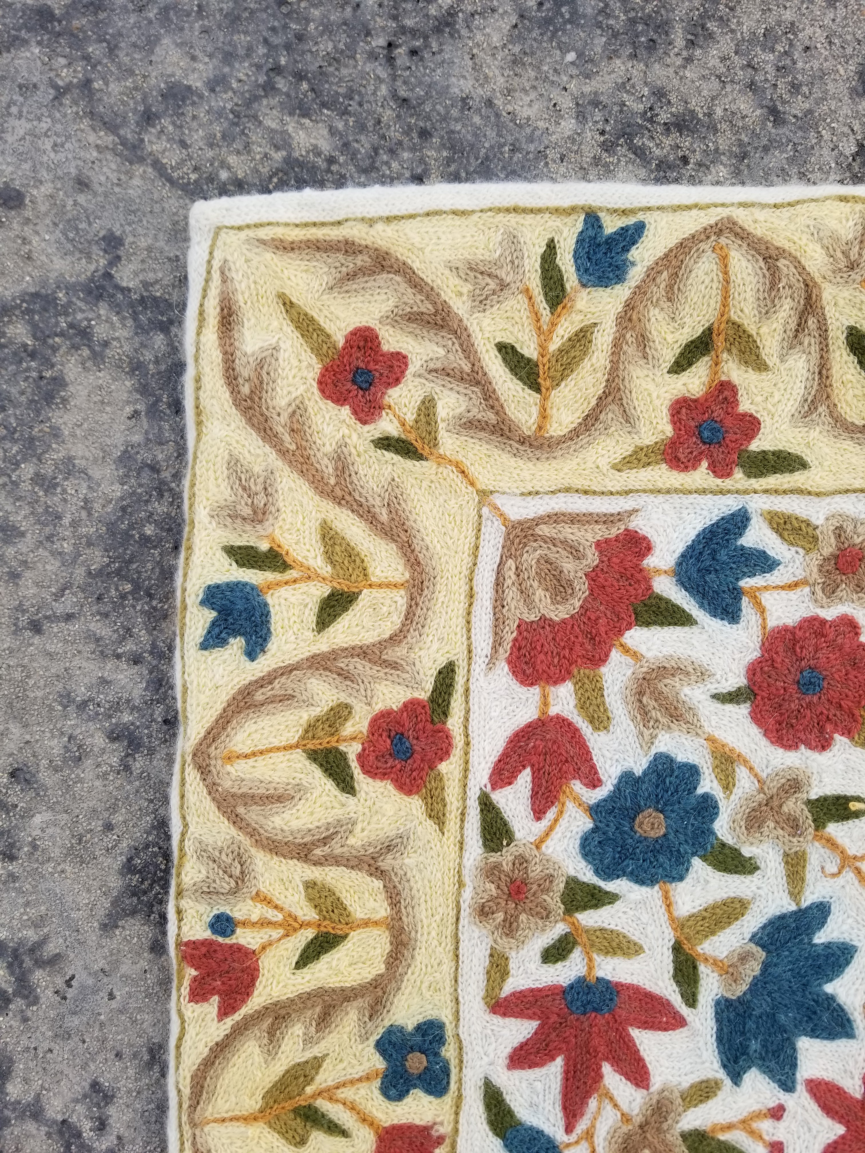 Vintage Handmade Kashmiri Floral Chain-Stitch Decor Wool Rug 34x23in