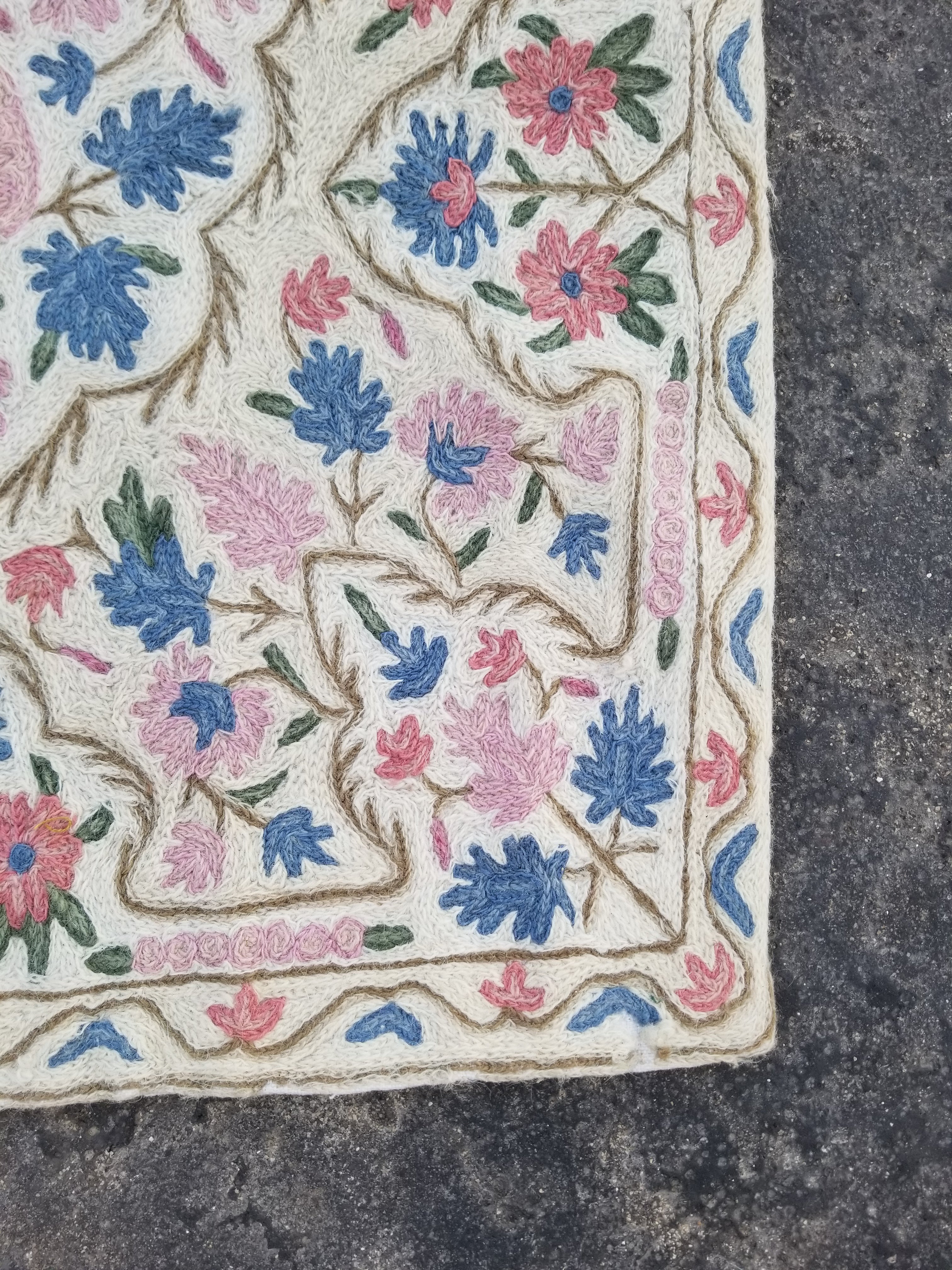 Vintage Handmade Kashmiri Floral Chain-Stitch Decor Wool Rug 35x22in