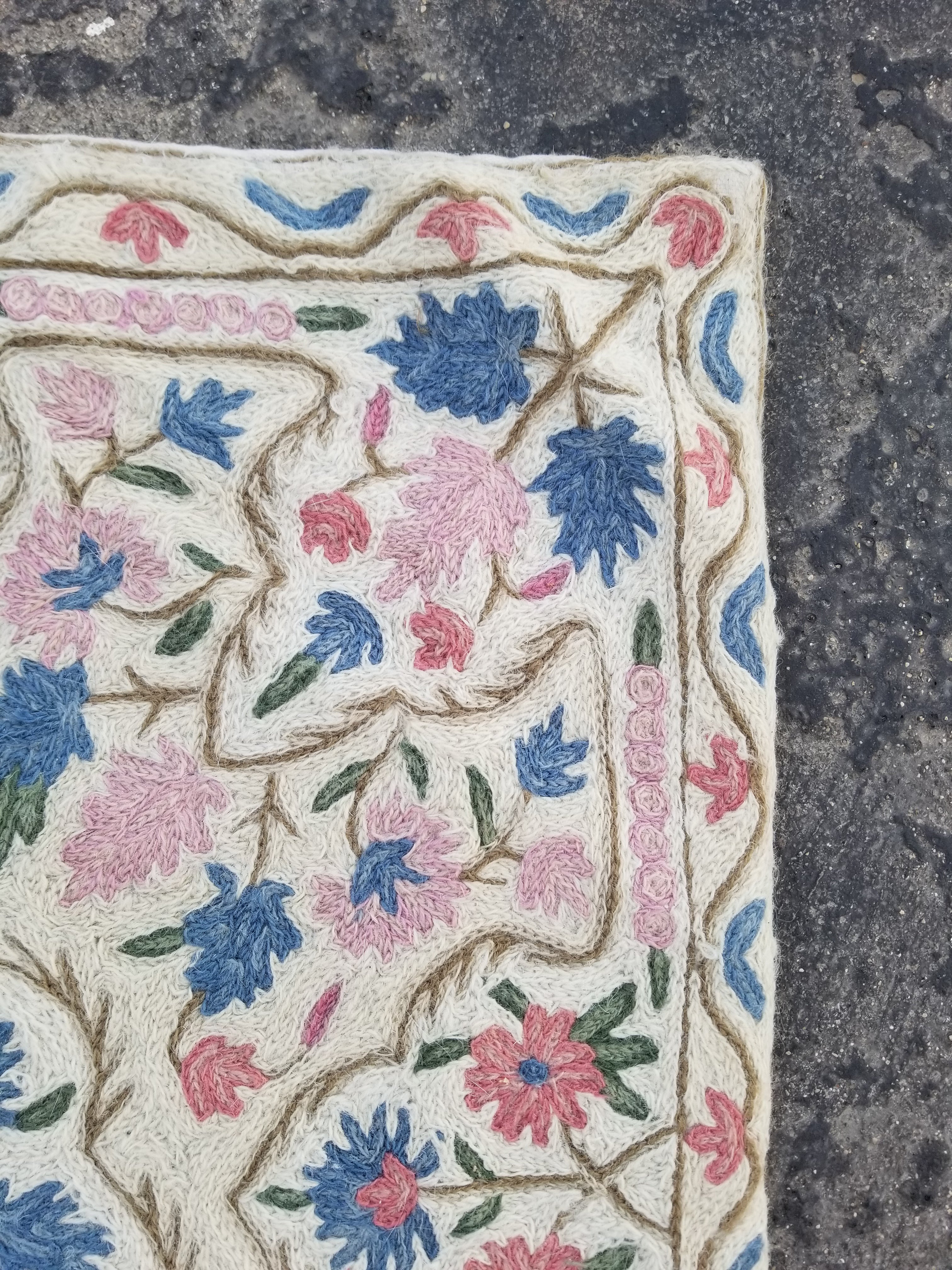 Vintage Handmade Kashmiri Floral Chain-Stitch Decor Wool Rug 35x22in