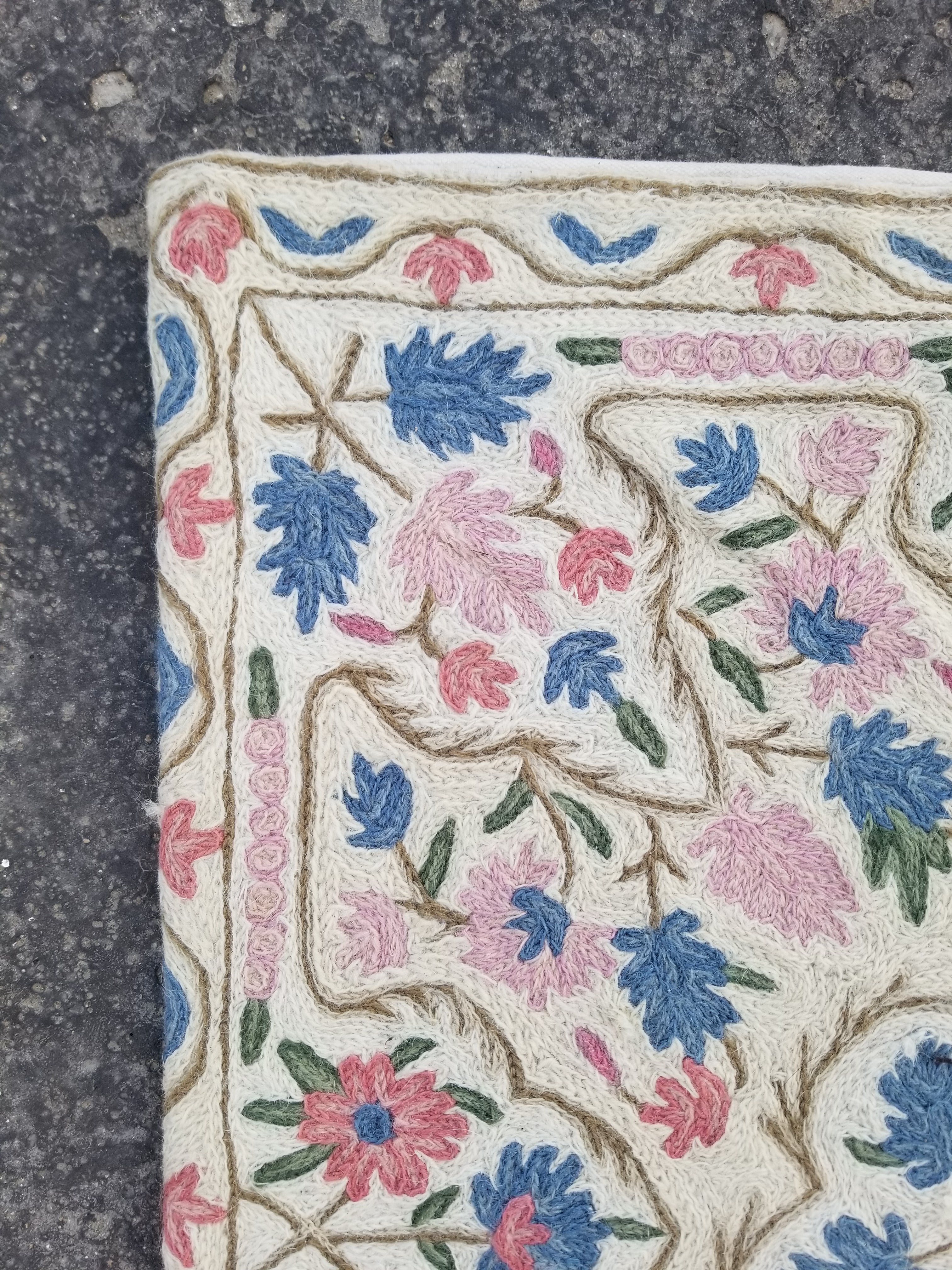 Vintage Handmade Kashmiri Floral Chain-Stitch Decor Wool Rug 35x22in