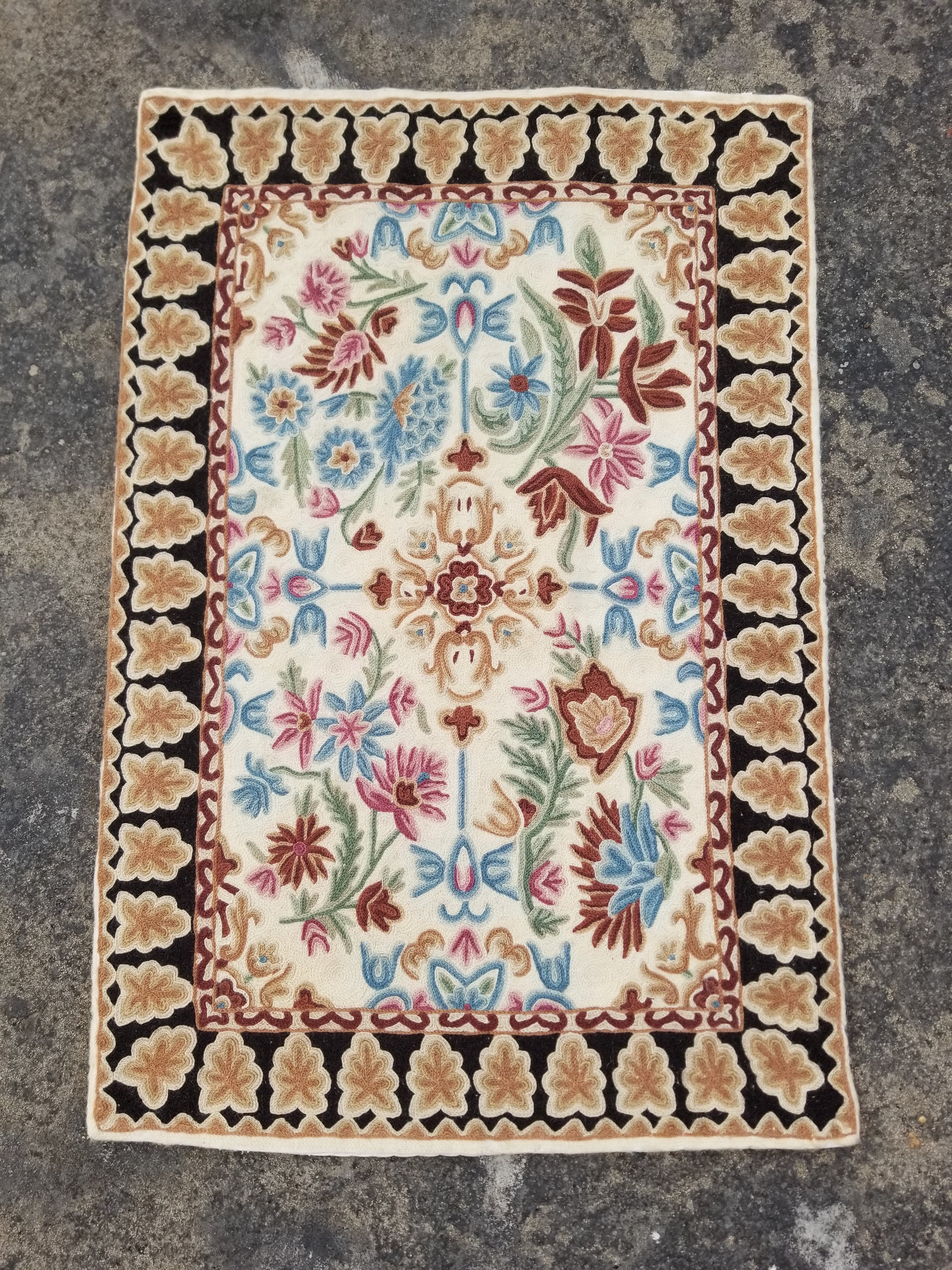 Vintage Handmade Kashmiri Floral Chain-Stitch Decor Wool Rug 34x23in