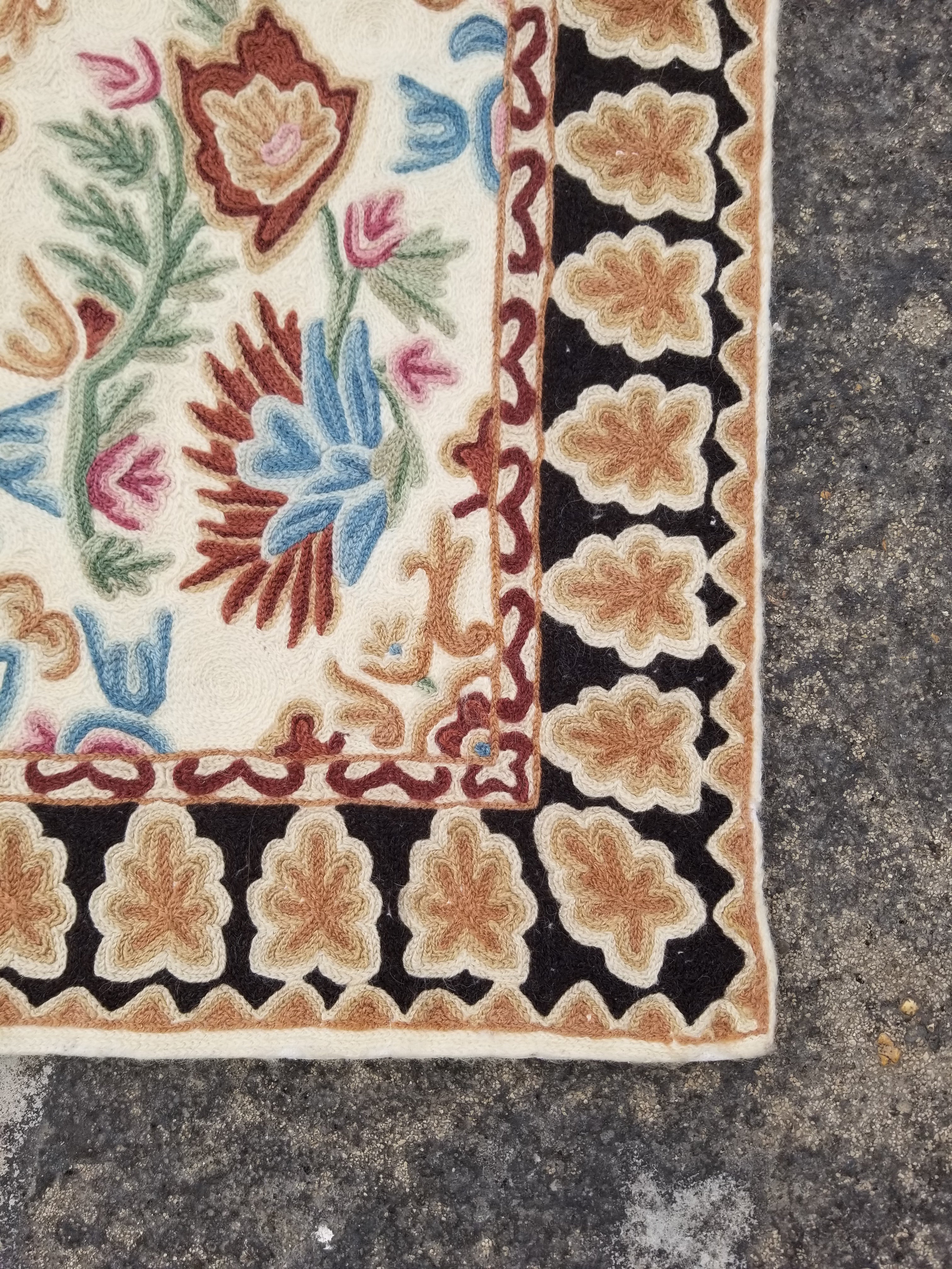 Vintage Handmade Kashmiri Floral Chain-Stitch Decor Wool Rug 34x23in