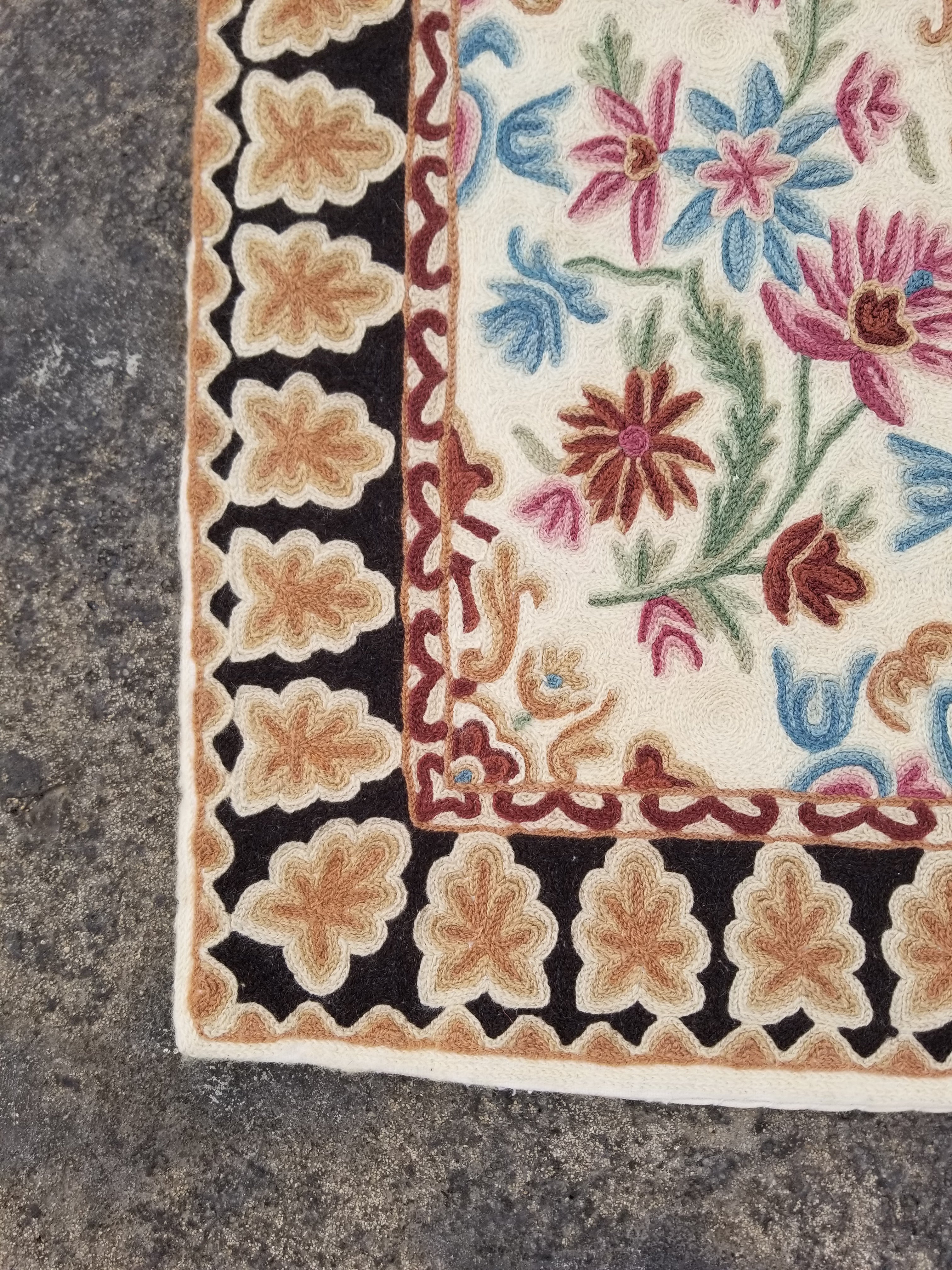 Vintage Handmade Kashmiri Floral Chain-Stitch Decor Wool Rug 34x23in