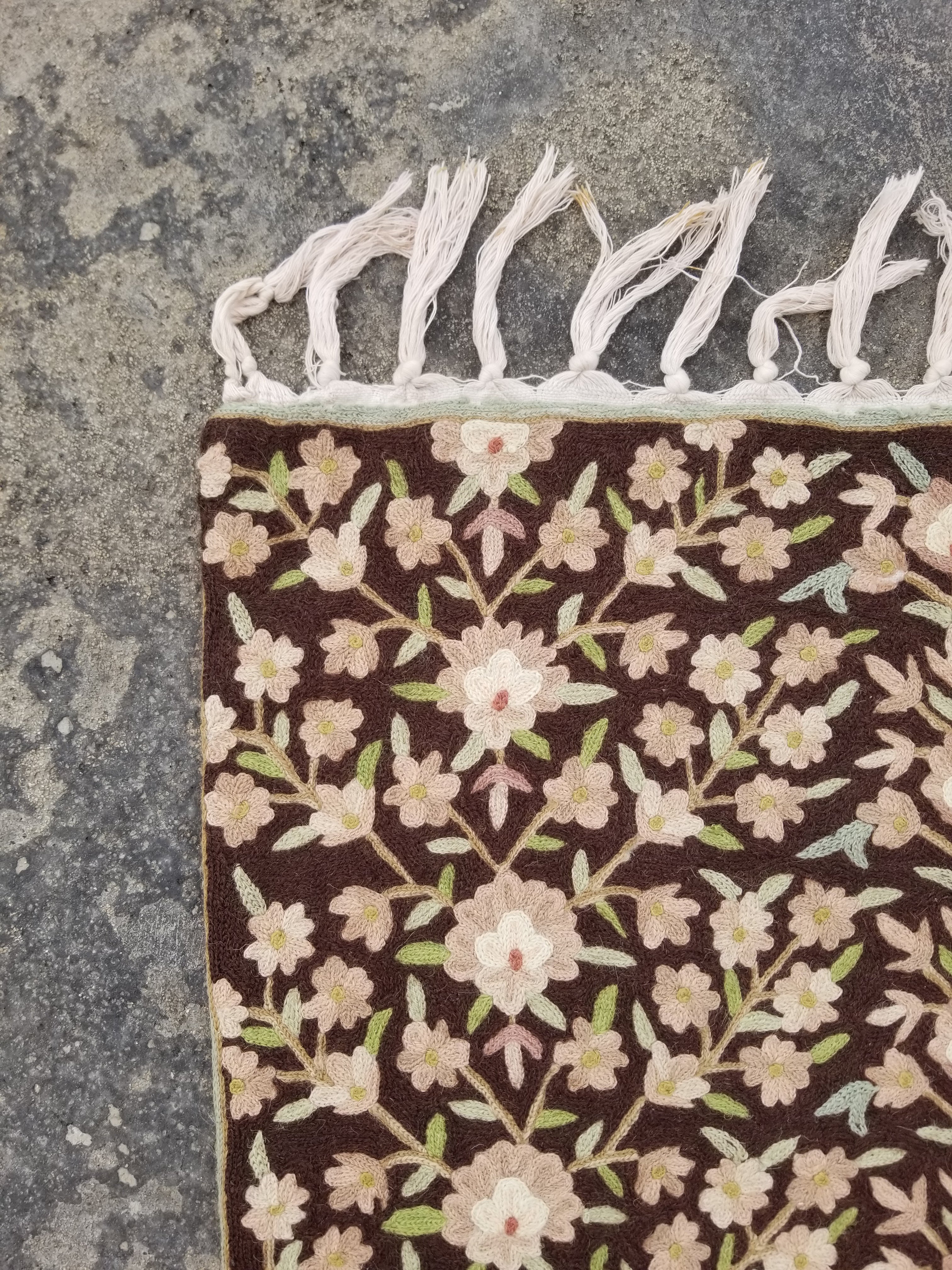 Vintage Handmade Kashmiri Floral Chain-Stitch Decor Wool Tapestry 36x23in