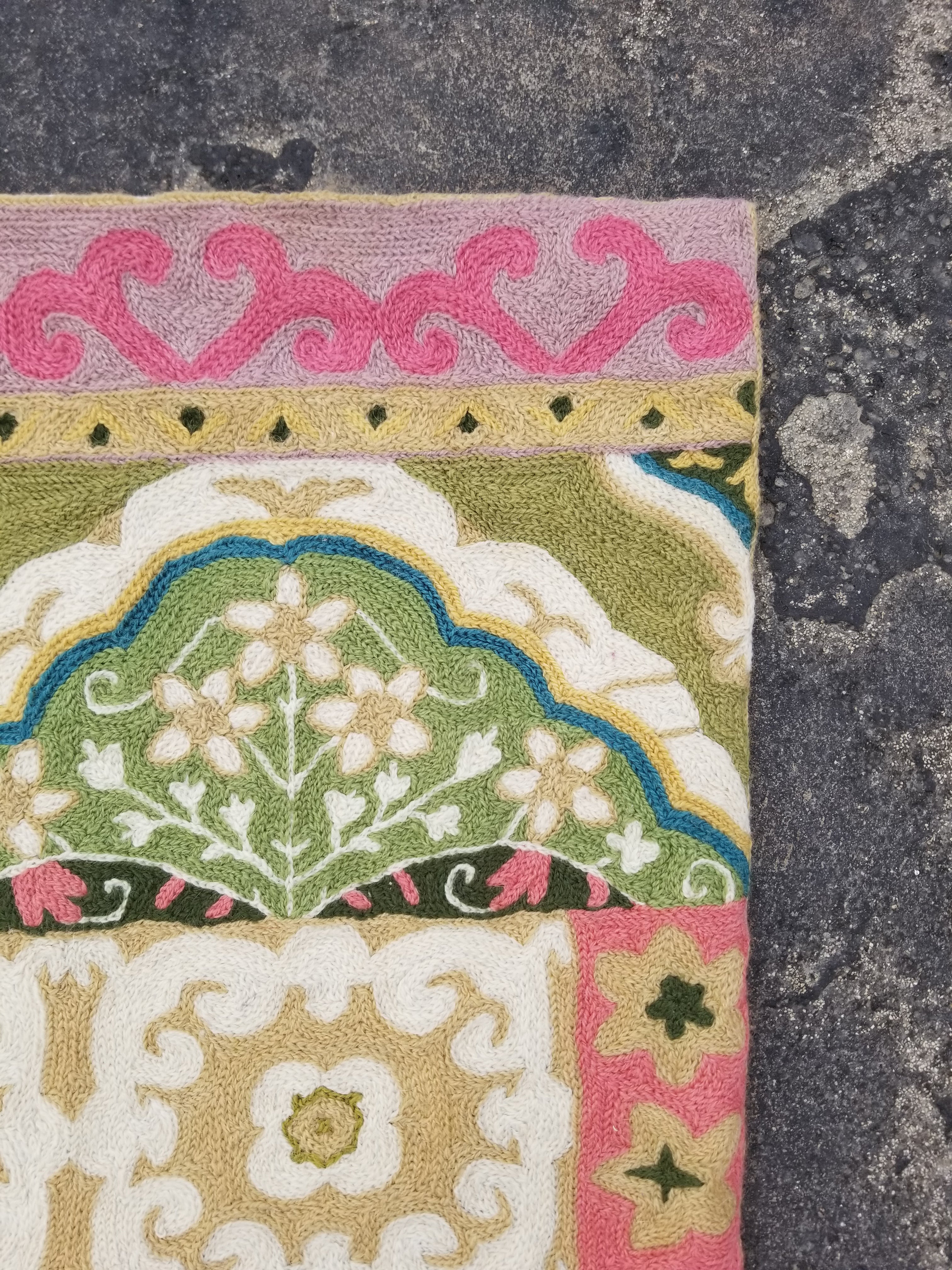Vintage Handmade Kashmiri Floral Chain-Stitch Decor Wool Rug 35x24in