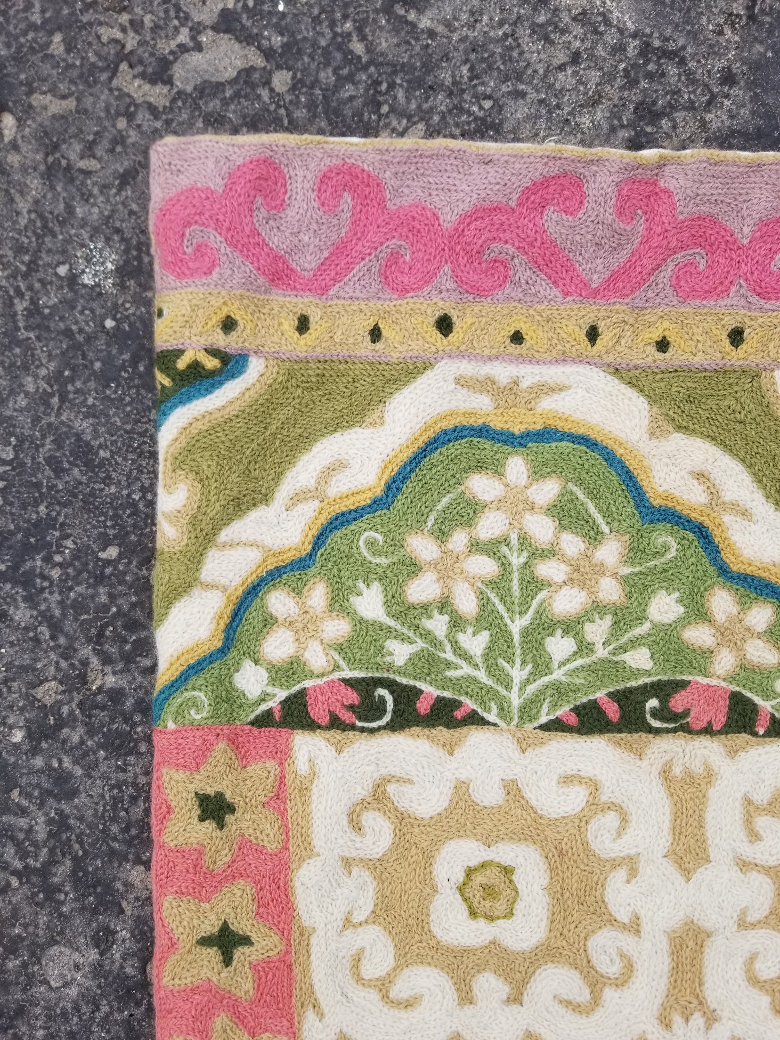 Vintage Handmade Kashmiri Floral Chain-Stitch Decor Wool Rug 35x24in