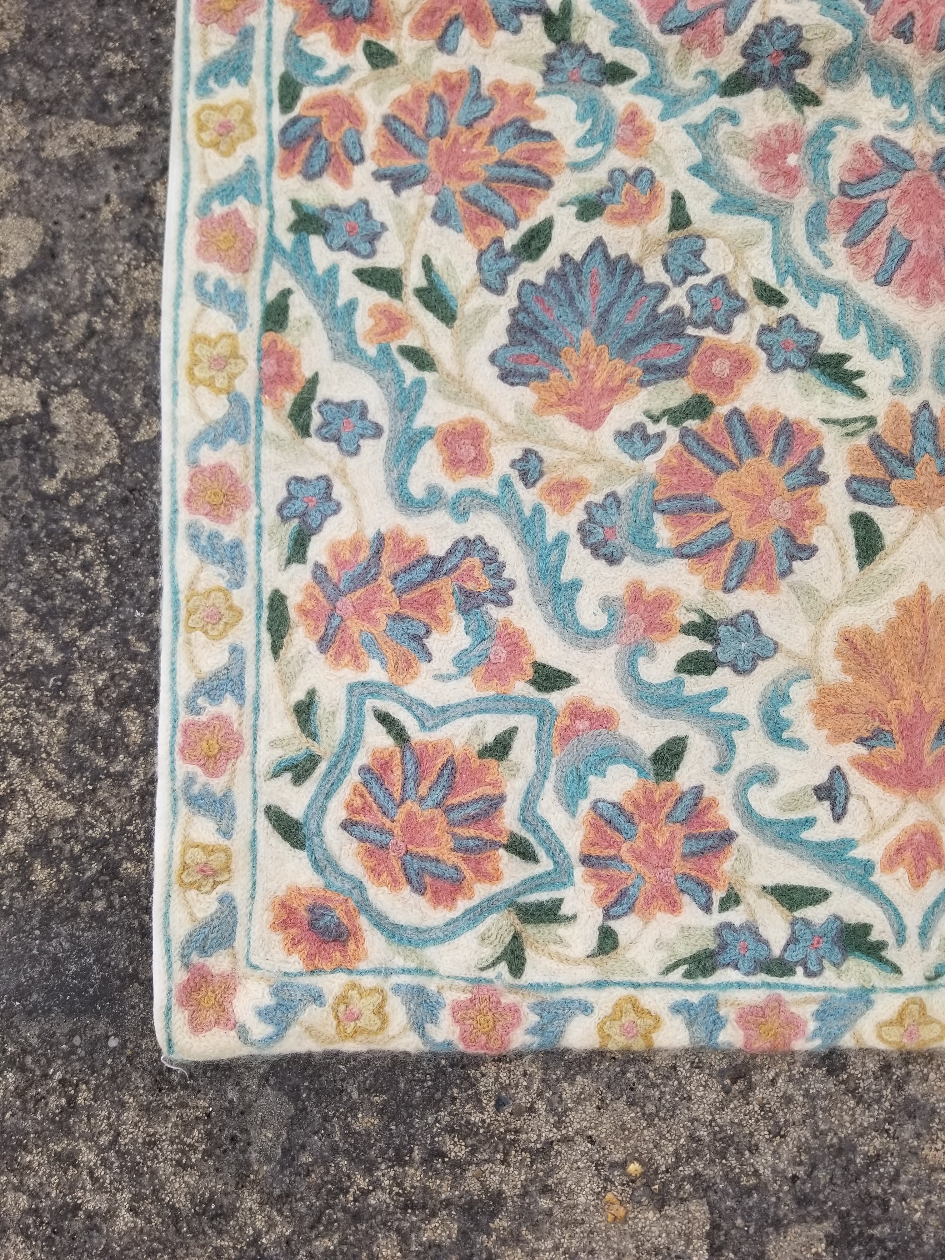 Vintage Handmade Kashmiri Floral Chain-Stitch Decor Wool Rug 33x23in