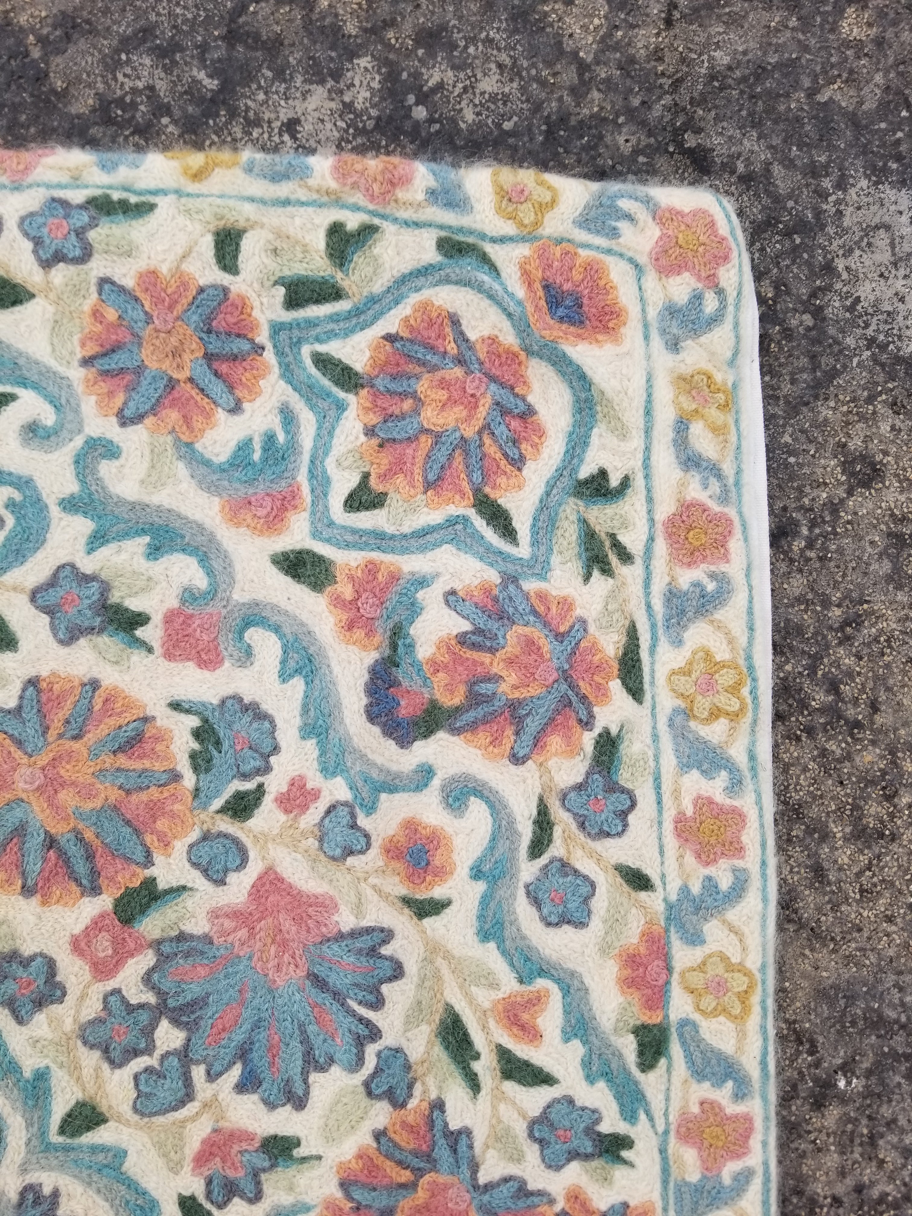 Vintage Handmade Kashmiri Floral Chain-Stitch Decor Wool Rug 33x23in