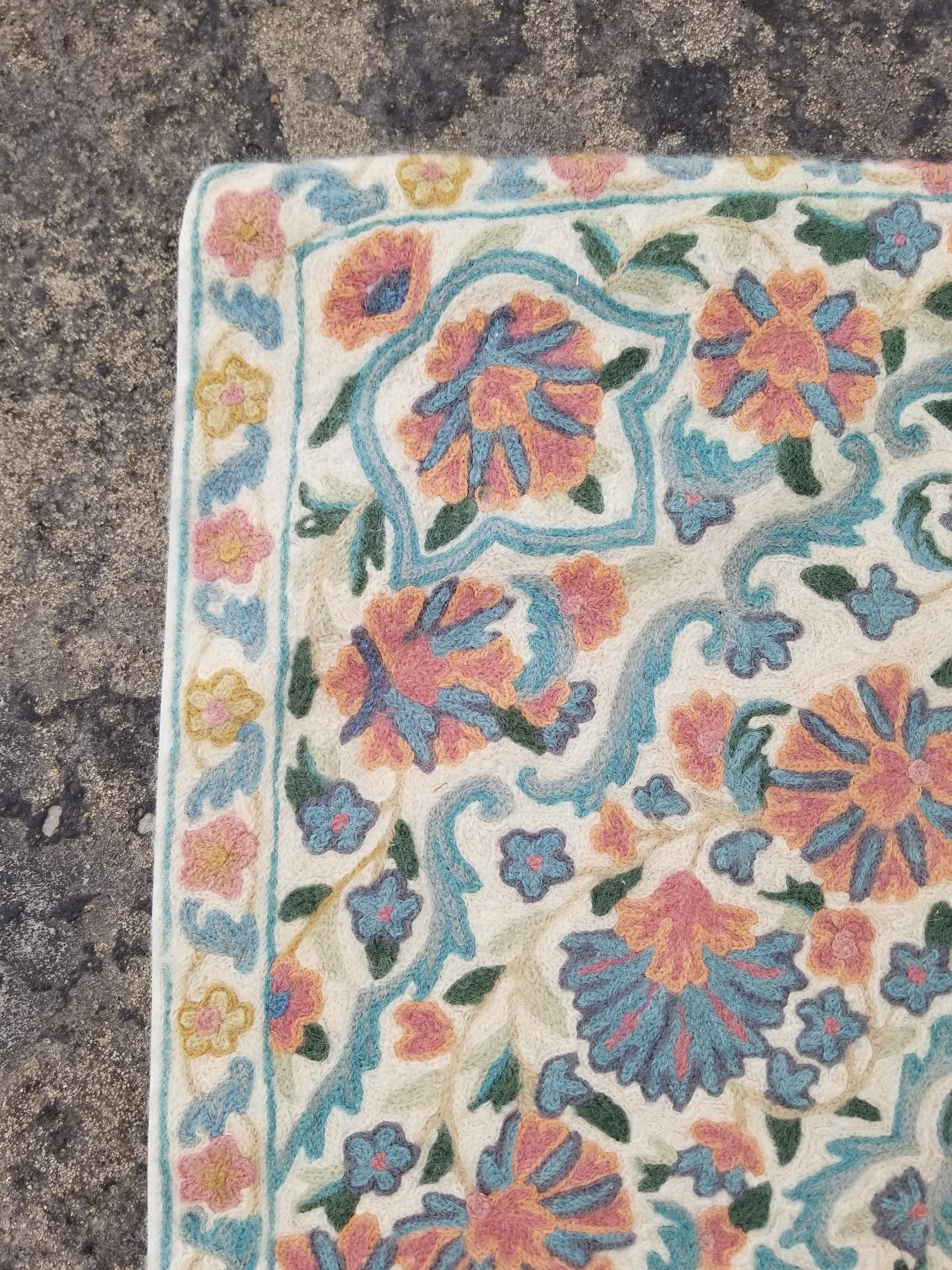 Vintage Handmade Kashmiri Floral Chain-Stitch Decor Wool Rug 33x23in