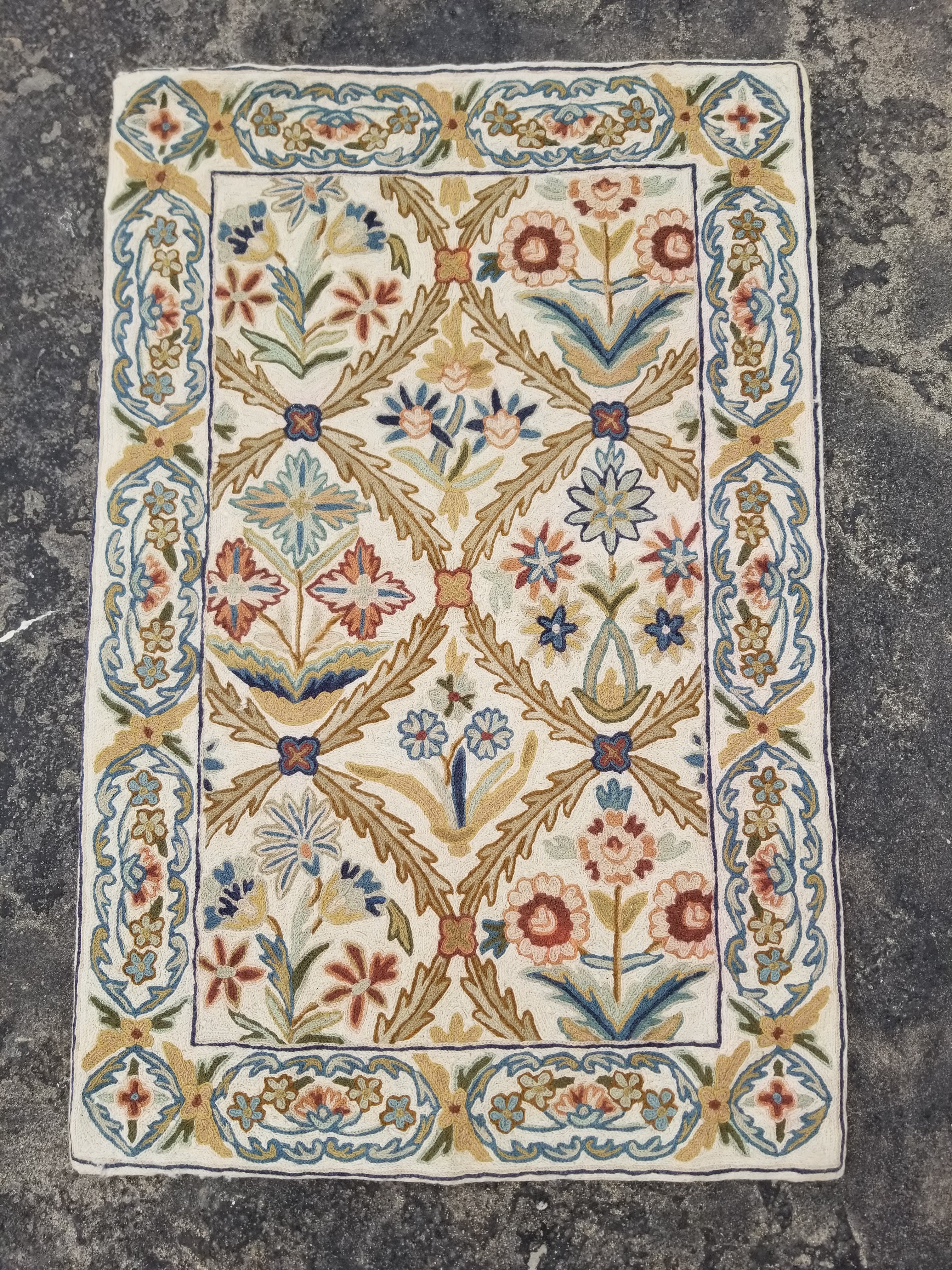 Vintage Handmade Kashmiri Floral Chain-Stitch Decor Wool Rug 35x23in