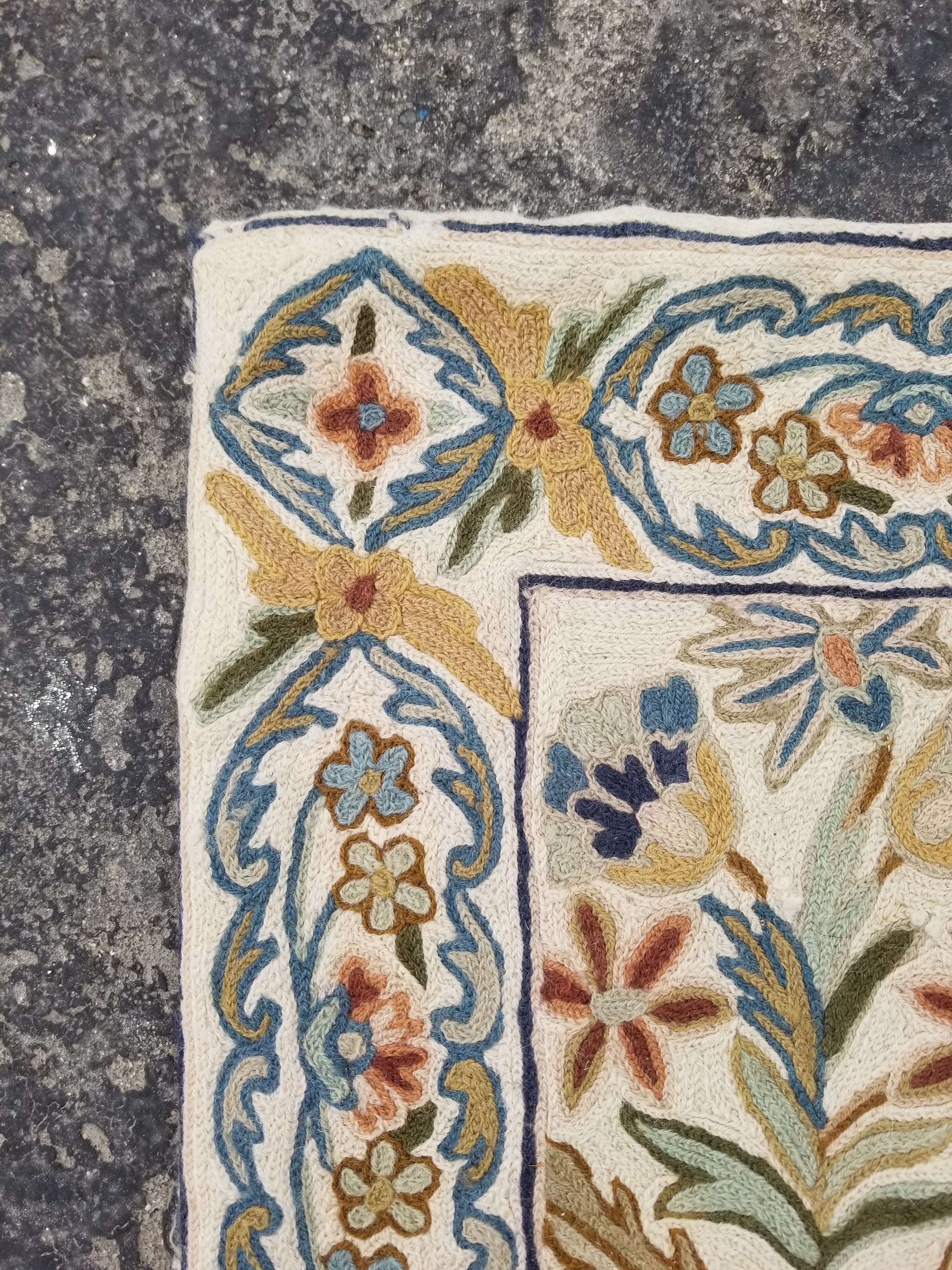 Vintage Handmade Kashmiri Floral Chain-Stitch Decor Wool Rug 35x23in