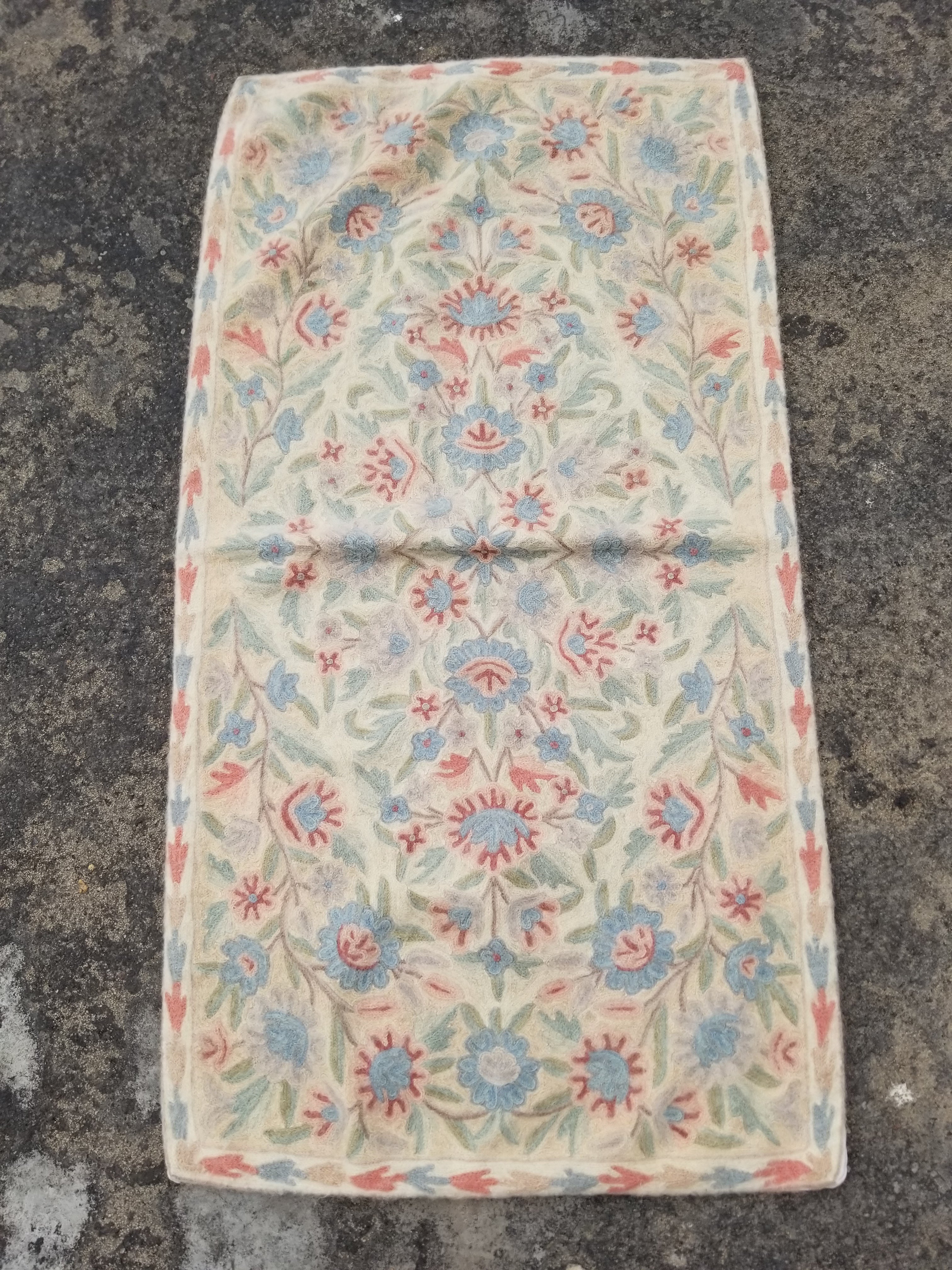 Vintage Handmade Kashmiri Floral Chain-Stitch Decor Wool Rug 43x23in