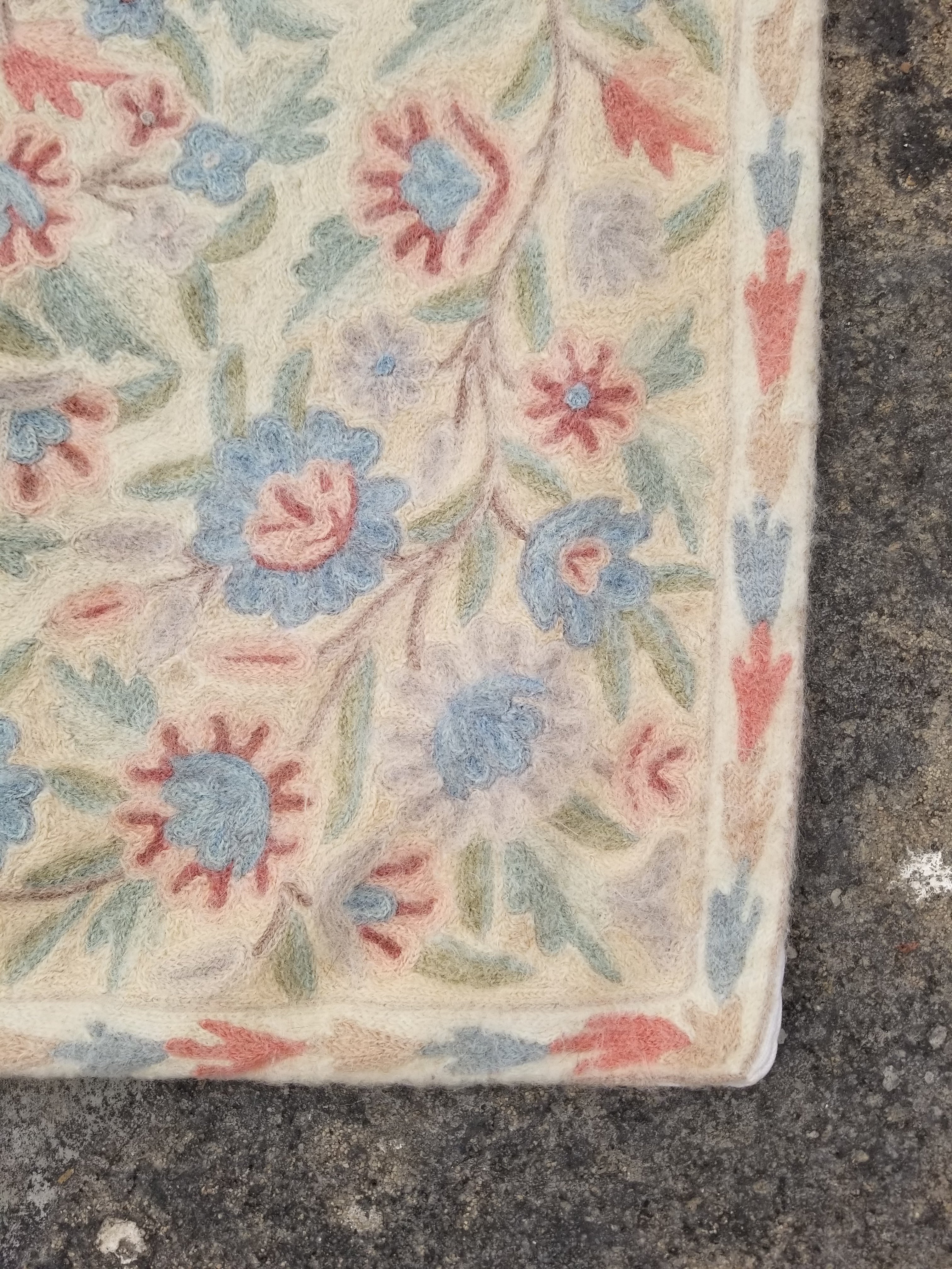 Vintage Handmade Kashmiri Floral Chain-Stitch Decor Wool Rug 43x23in