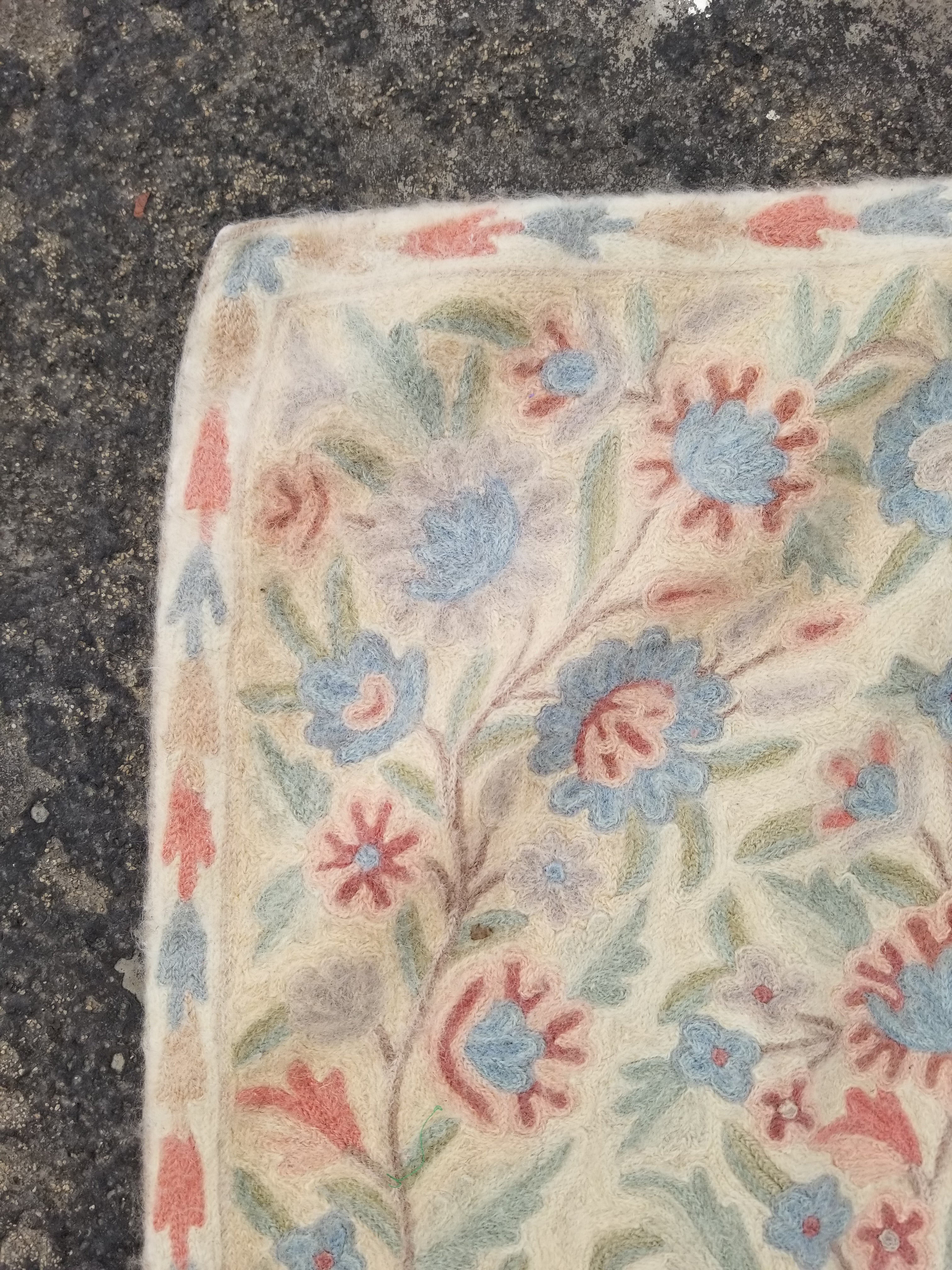 Vintage Handmade Kashmiri Floral Chain-Stitch Decor Wool Rug 43x23in