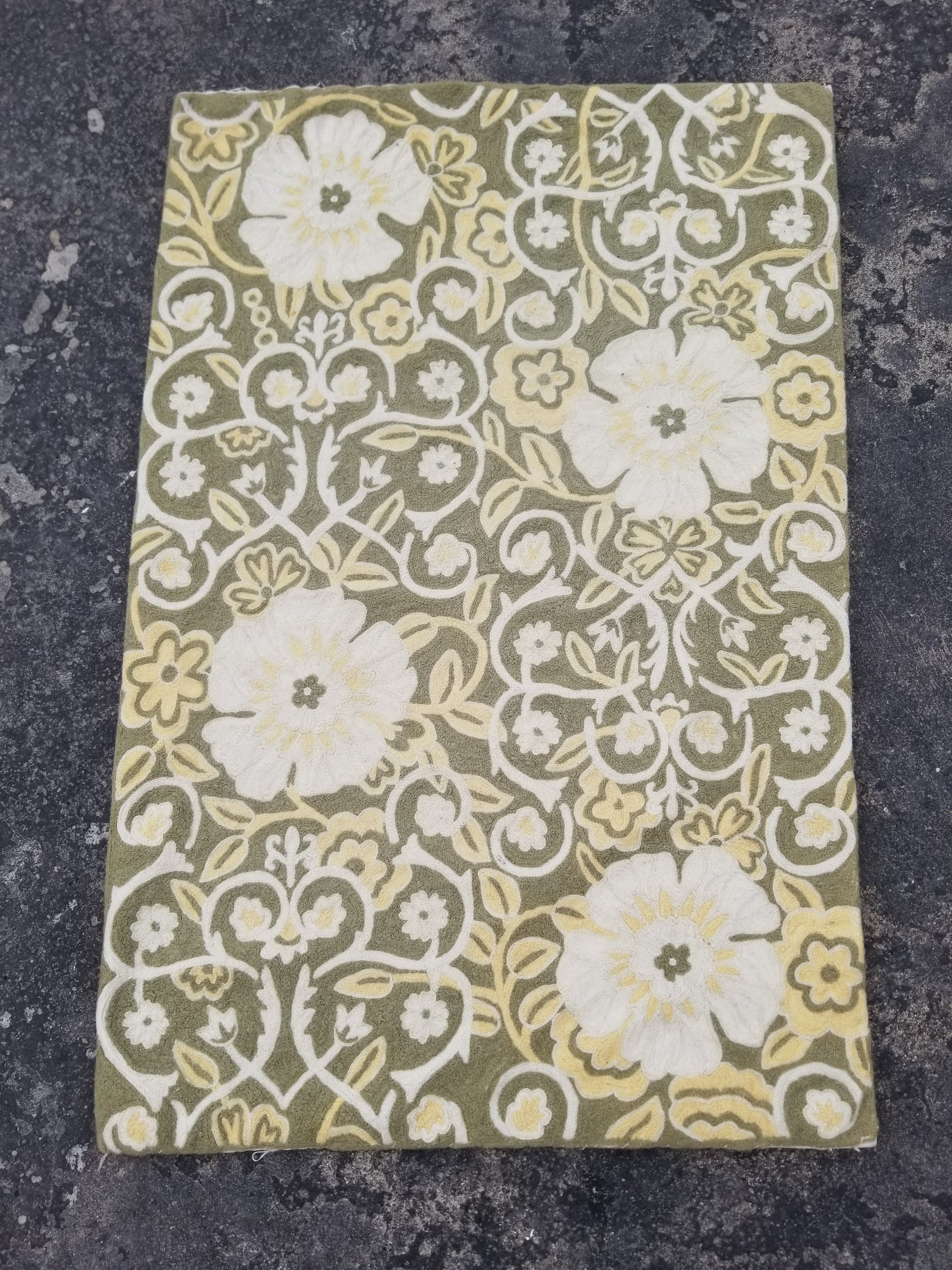 Vintage Handmade Kashmiri Floral Chain-Stitch Decor Wool Rug 35x23in