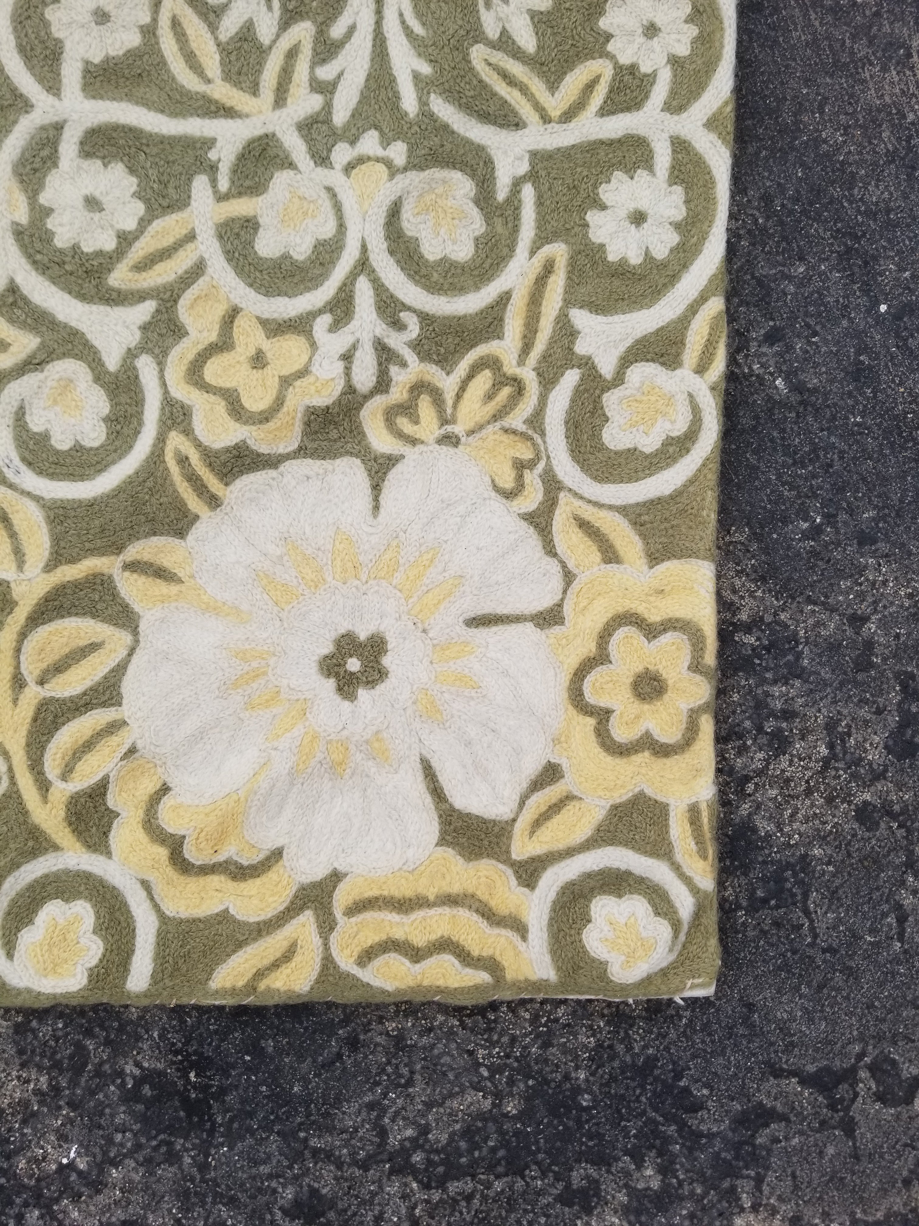 Vintage Handmade Kashmiri Floral Chain-Stitch Decor Wool Rug 35x23in