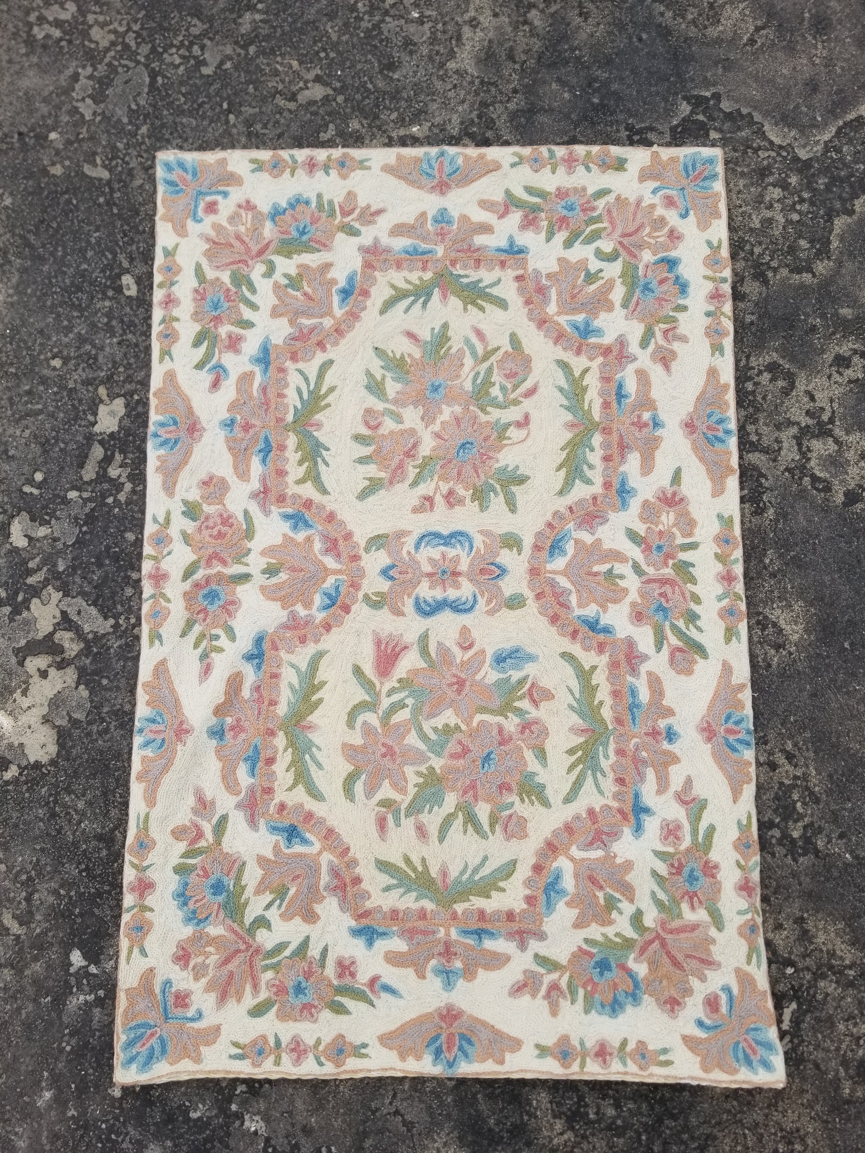 Vintage Handmade Kashmiri Floral Chain-Stitch Decor Wool Rug 36x23in