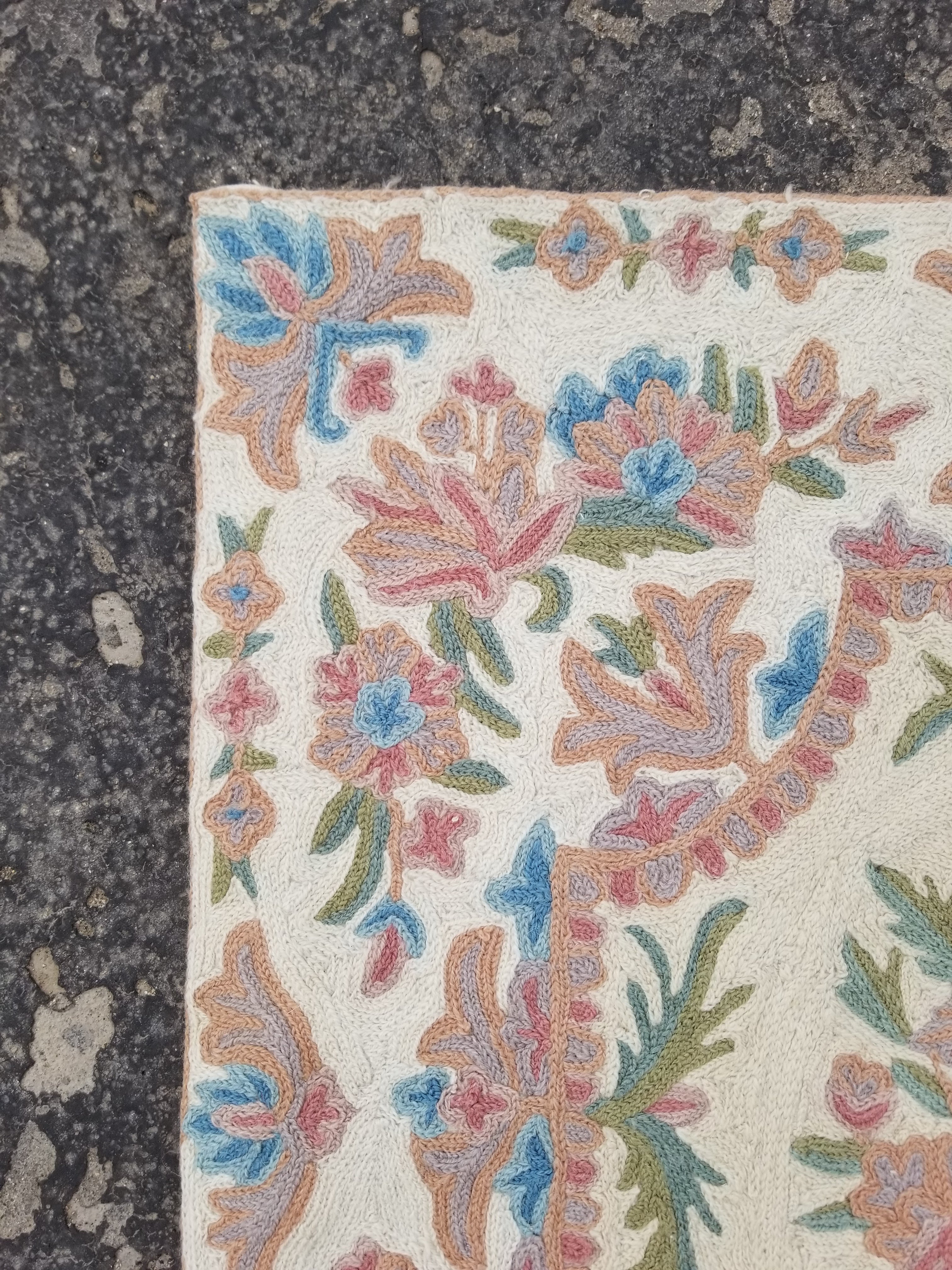 Vintage Handmade Kashmiri Floral Chain-Stitch Decor Wool Rug 36x23in