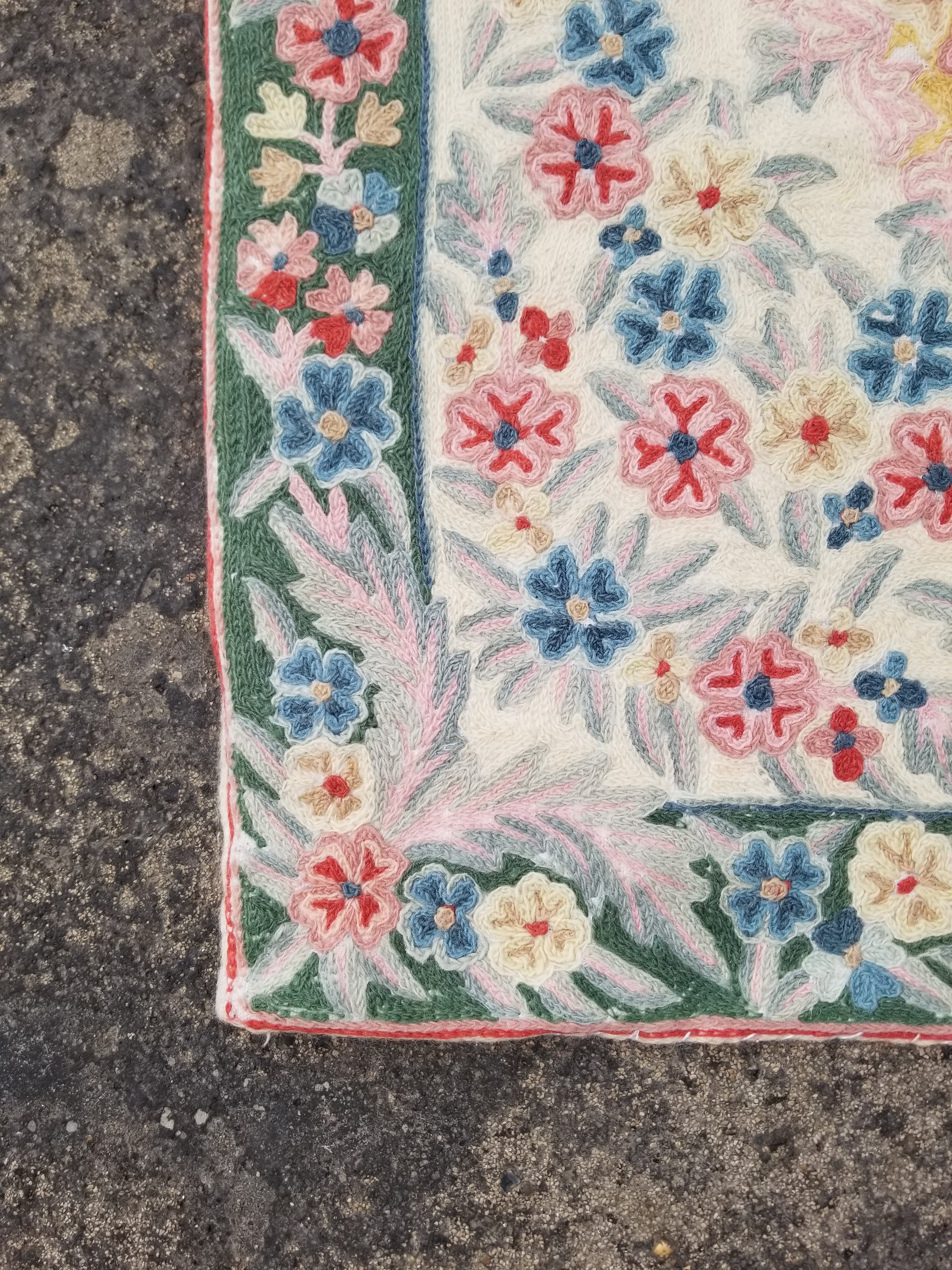 Vintage Handmade Kashmiri Floral Chain-Stitch Decor Wool Rug 35x23in