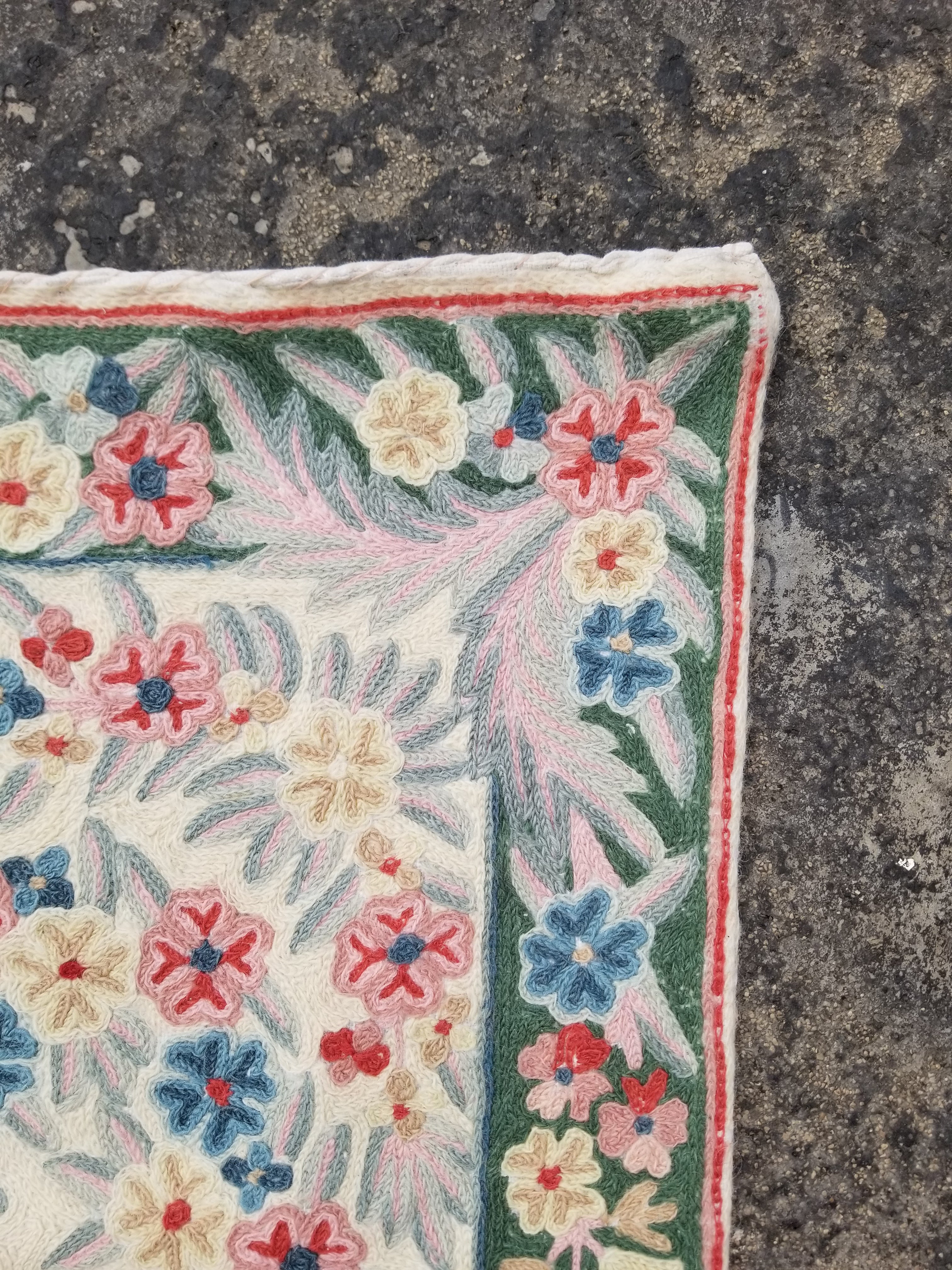 Vintage Handmade Kashmiri Floral Chain-Stitch Decor Wool Rug 35x23in