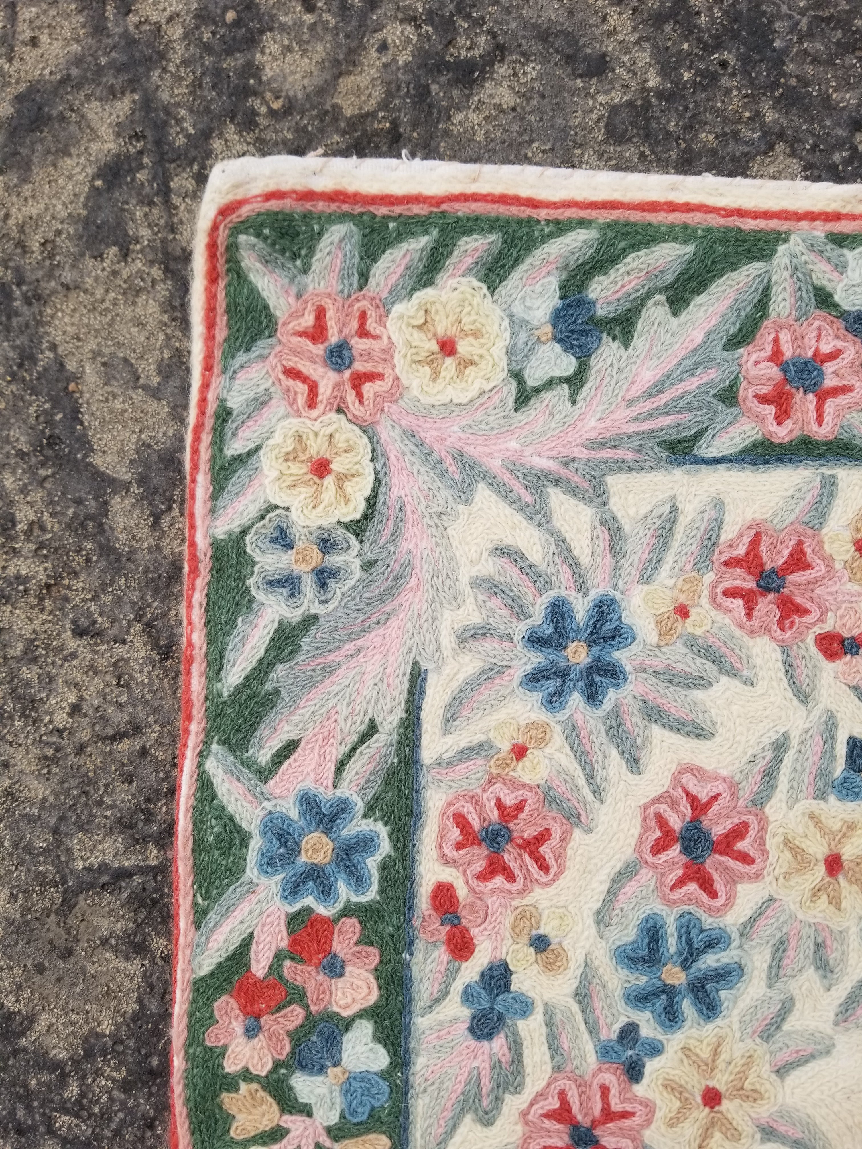 Vintage Handmade Kashmiri Floral Chain-Stitch Decor Wool Rug 35x23in