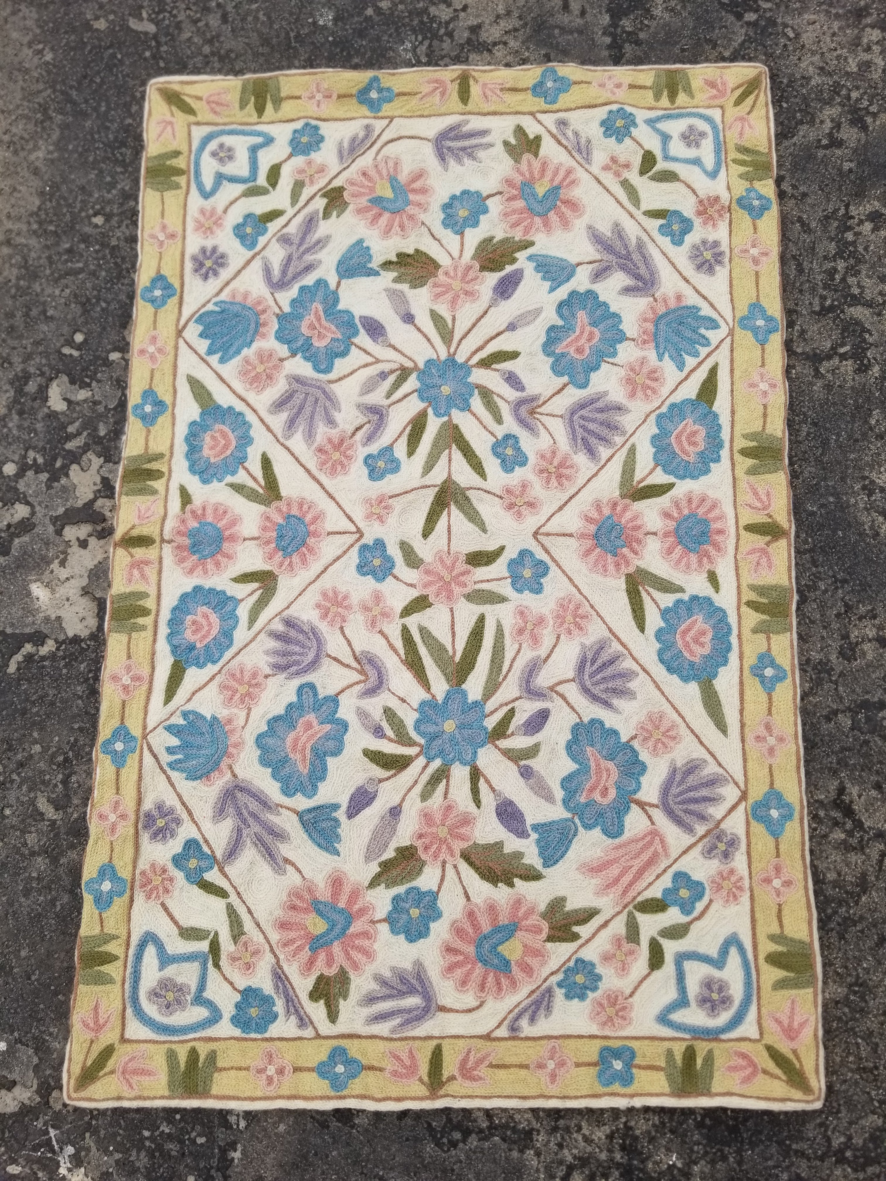 Vintage Handmade Kashmiri Floral Chain-Stitch Decor Wool Rug 36x23in