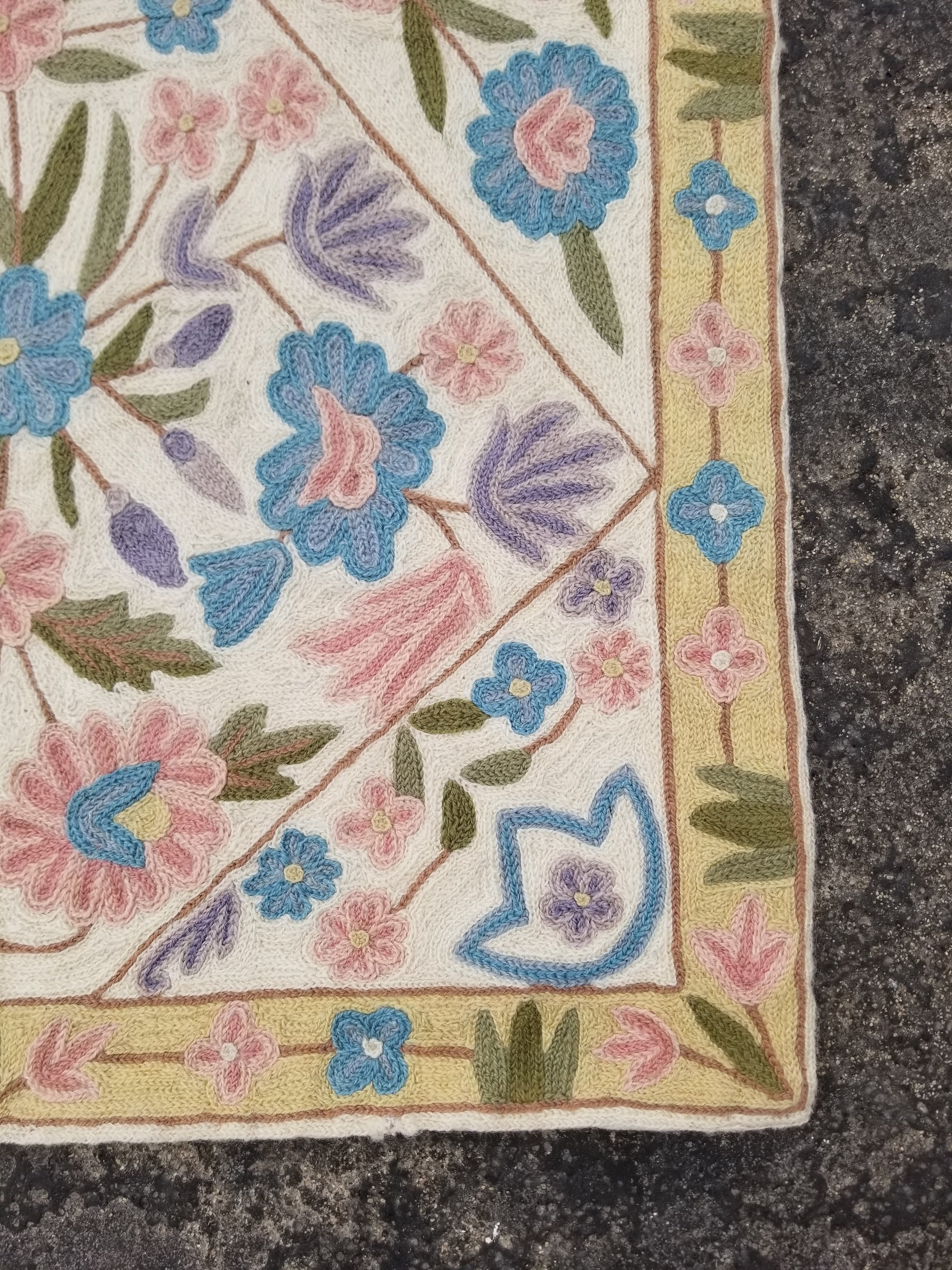 Vintage Handmade Kashmiri Floral Chain-Stitch Decor Wool Rug 36x23in