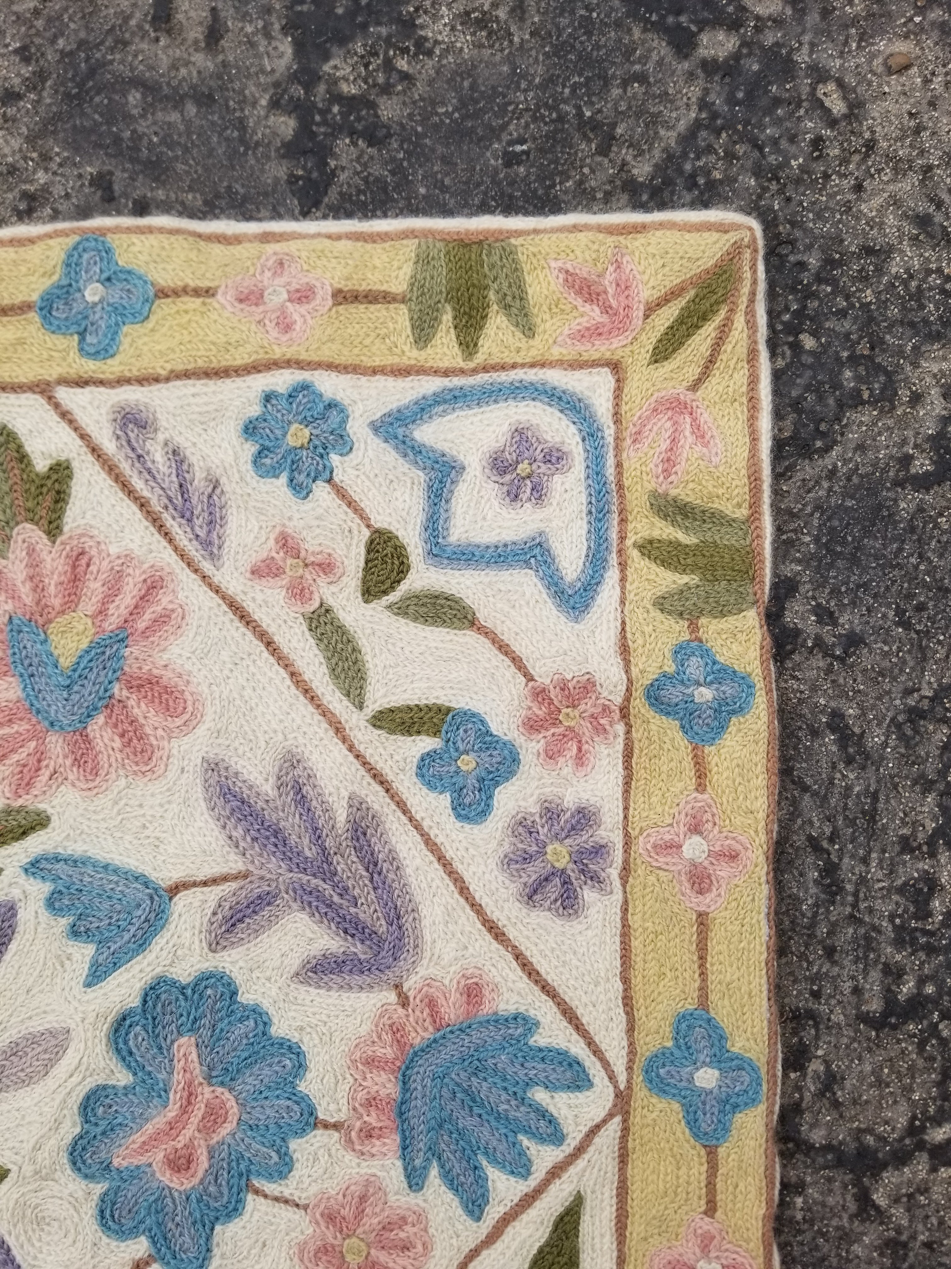 Vintage Handmade Kashmiri Floral Chain-Stitch Decor Wool Rug 36x23in
