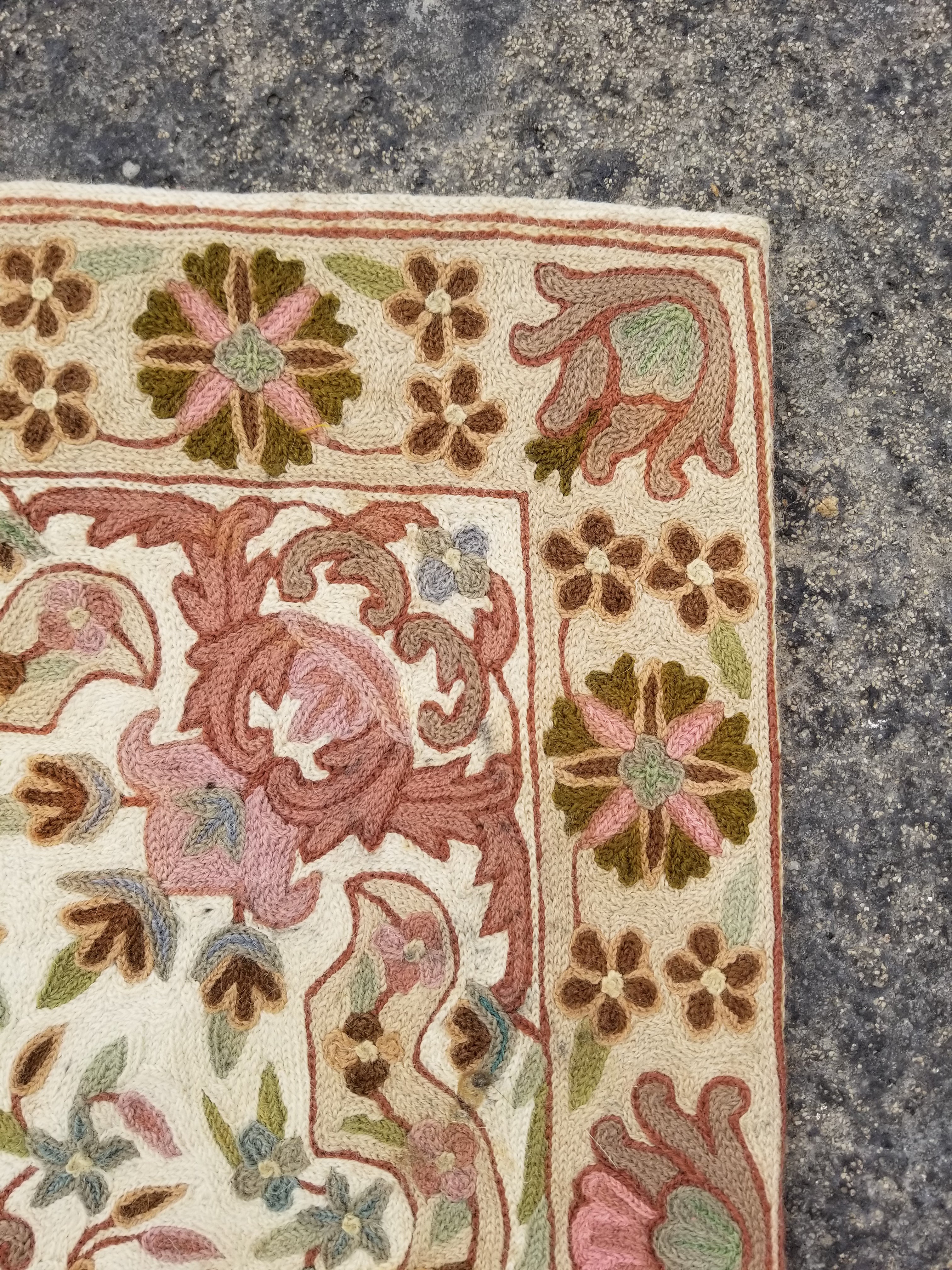 Vintage Handmade Kashmiri Floral Chain-Stitch Decor Wool Rug 36x23in