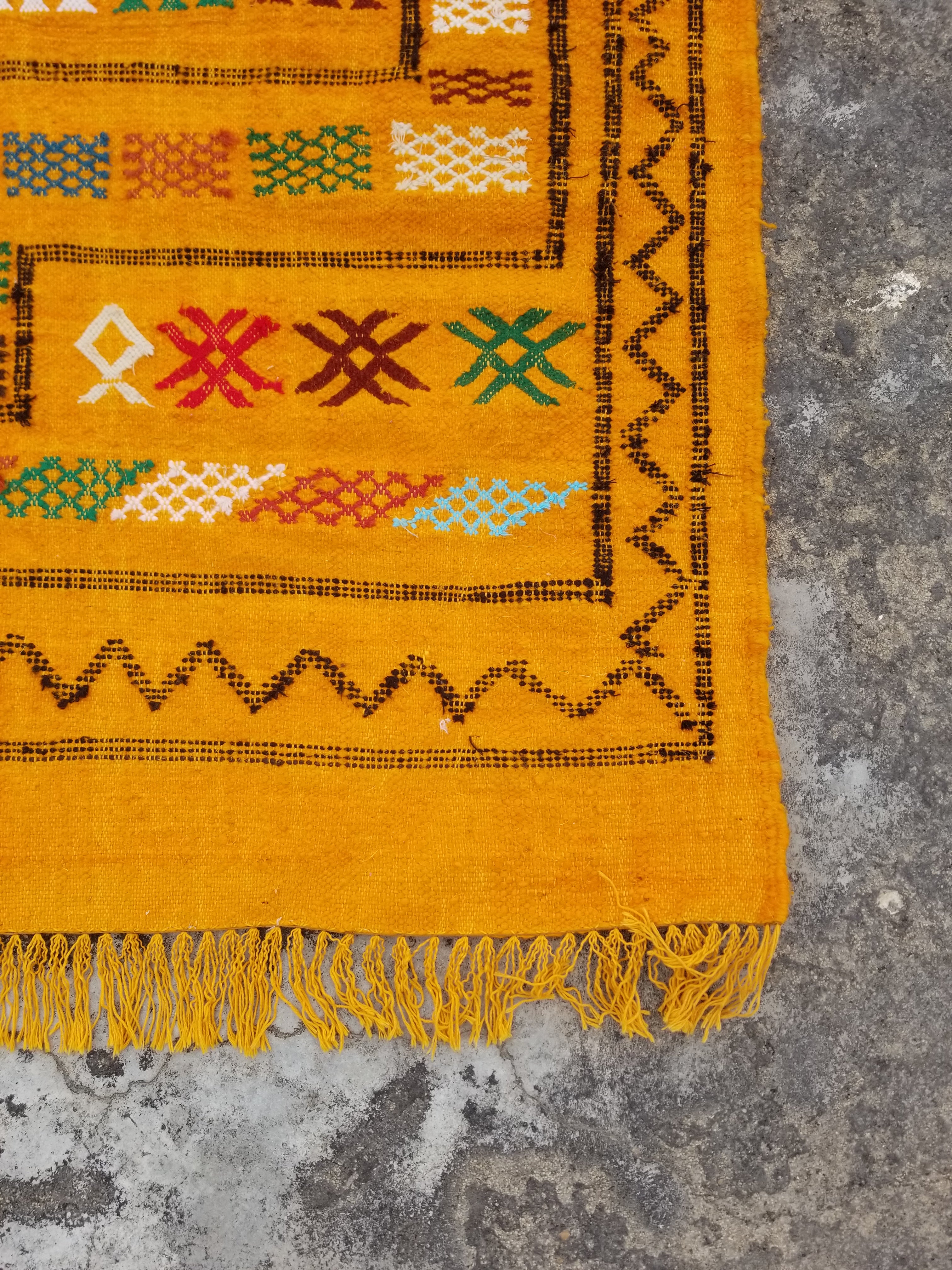 Vintage Traditional Handmade Moroccan Berber Wool Multicolor Kilim 135x97cm
