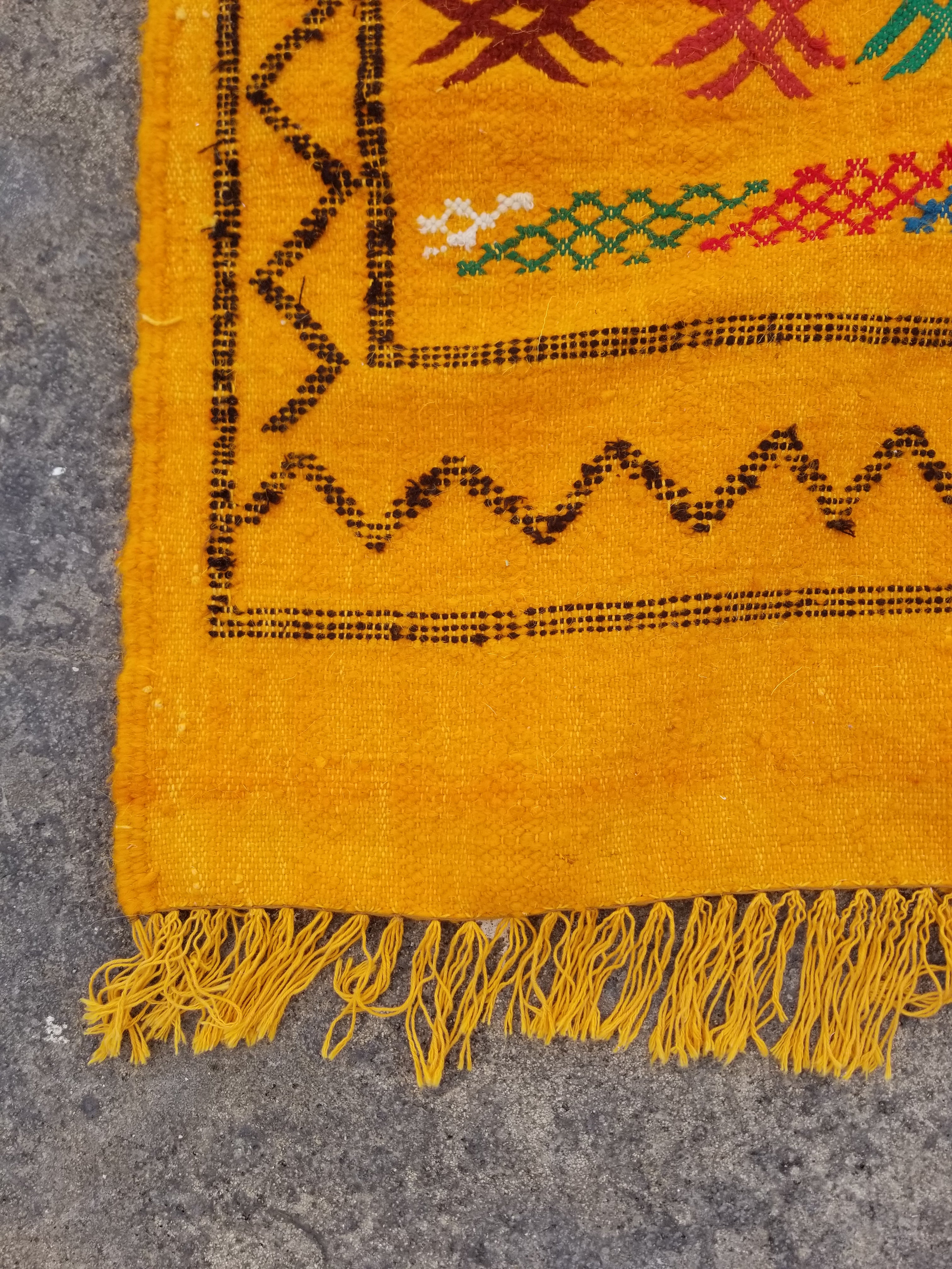 Vintage Traditional Handmade Moroccan Berber Wool Multicolor Kilim 135x97cm