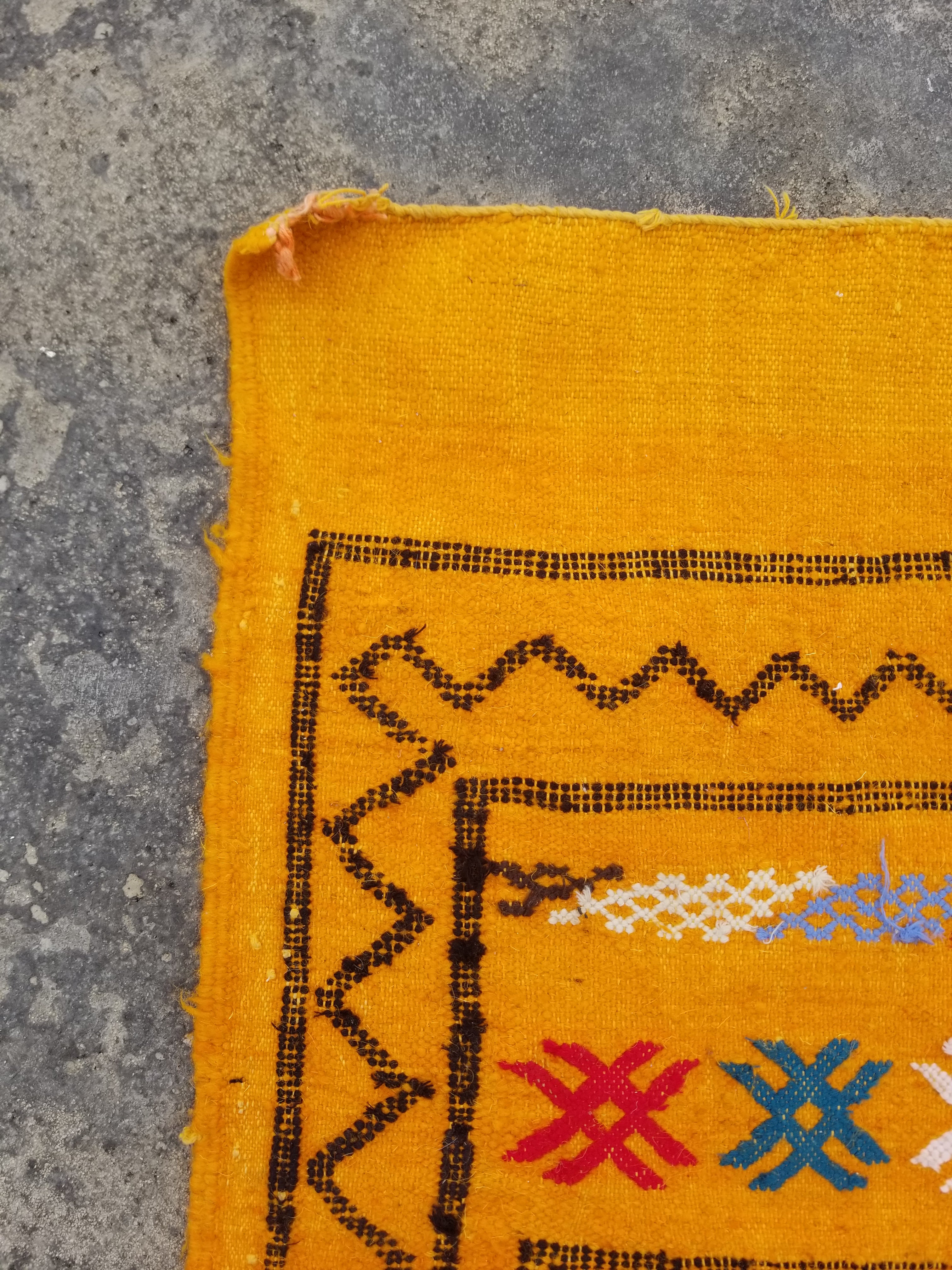 Vintage Traditional Handmade Moroccan Berber Wool Multicolor Kilim 135x97cm