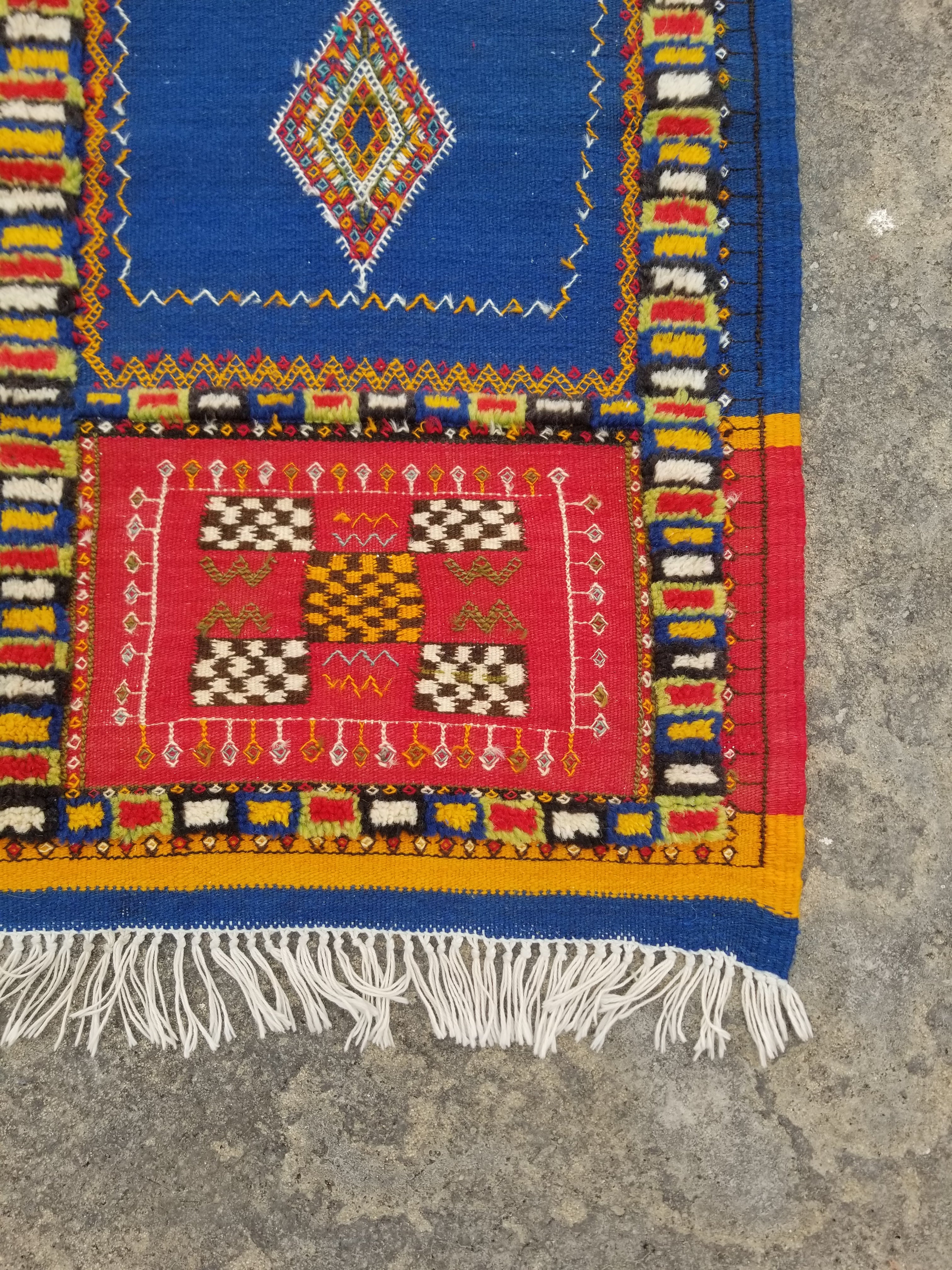 Vintage Handmade Moroccan Berber Taznakht Wool Multicolor Kilim 208x135cm