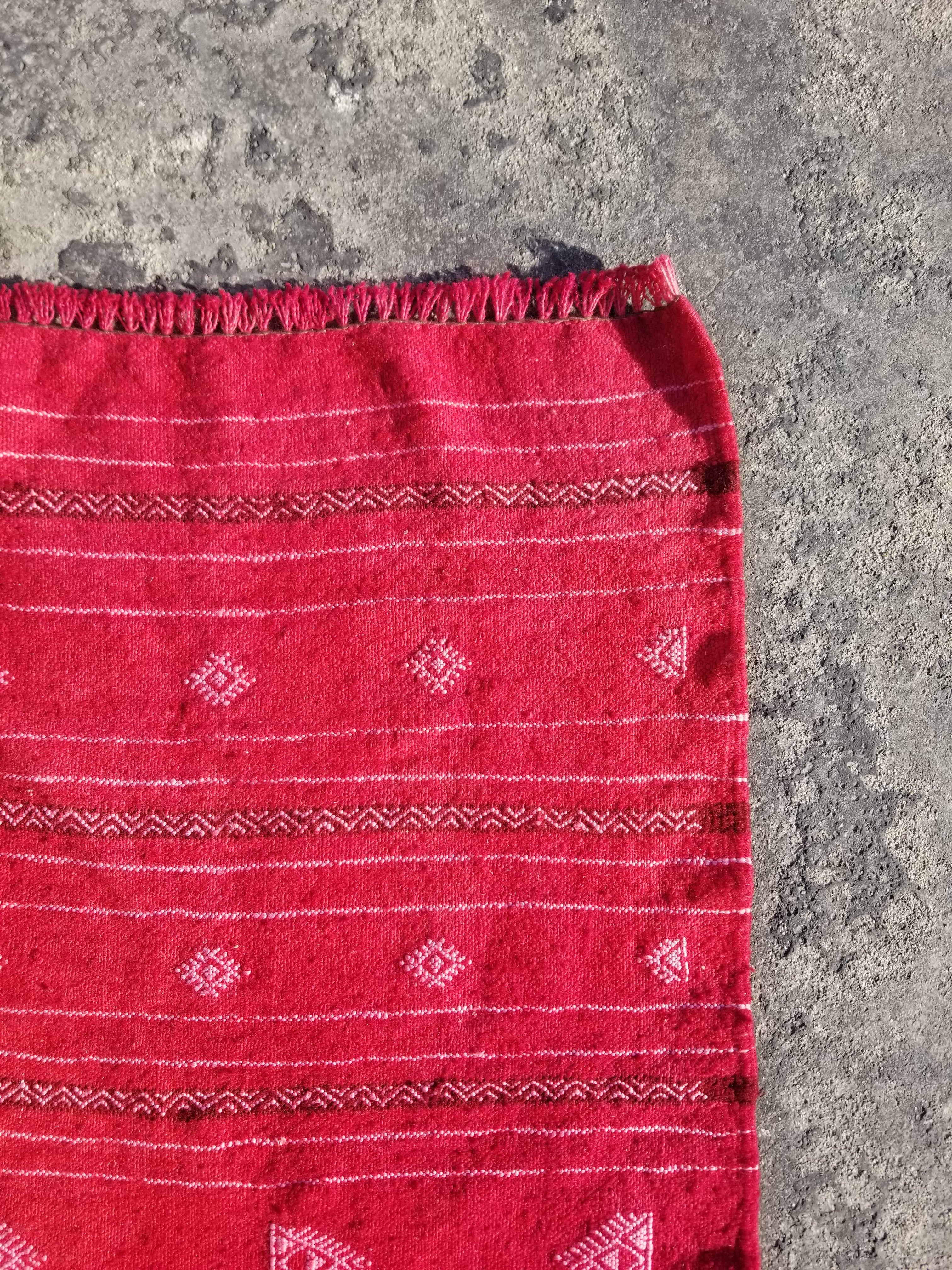 Vintage Traditional Handmade Tunisian Wool Red Kilim 165x93cm