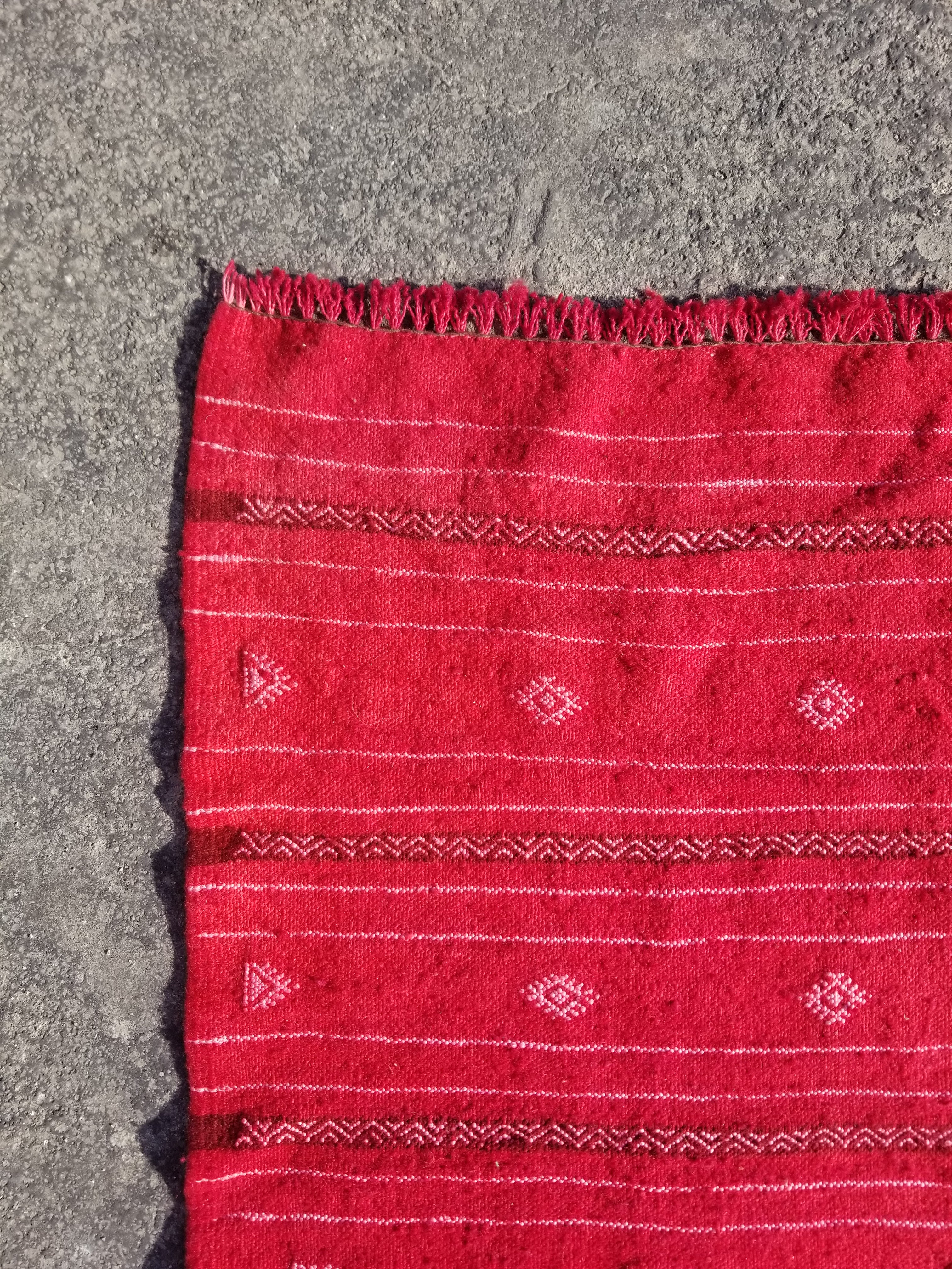 Vintage Traditional Handmade Tunisian Wool Red Kilim 165x93cm