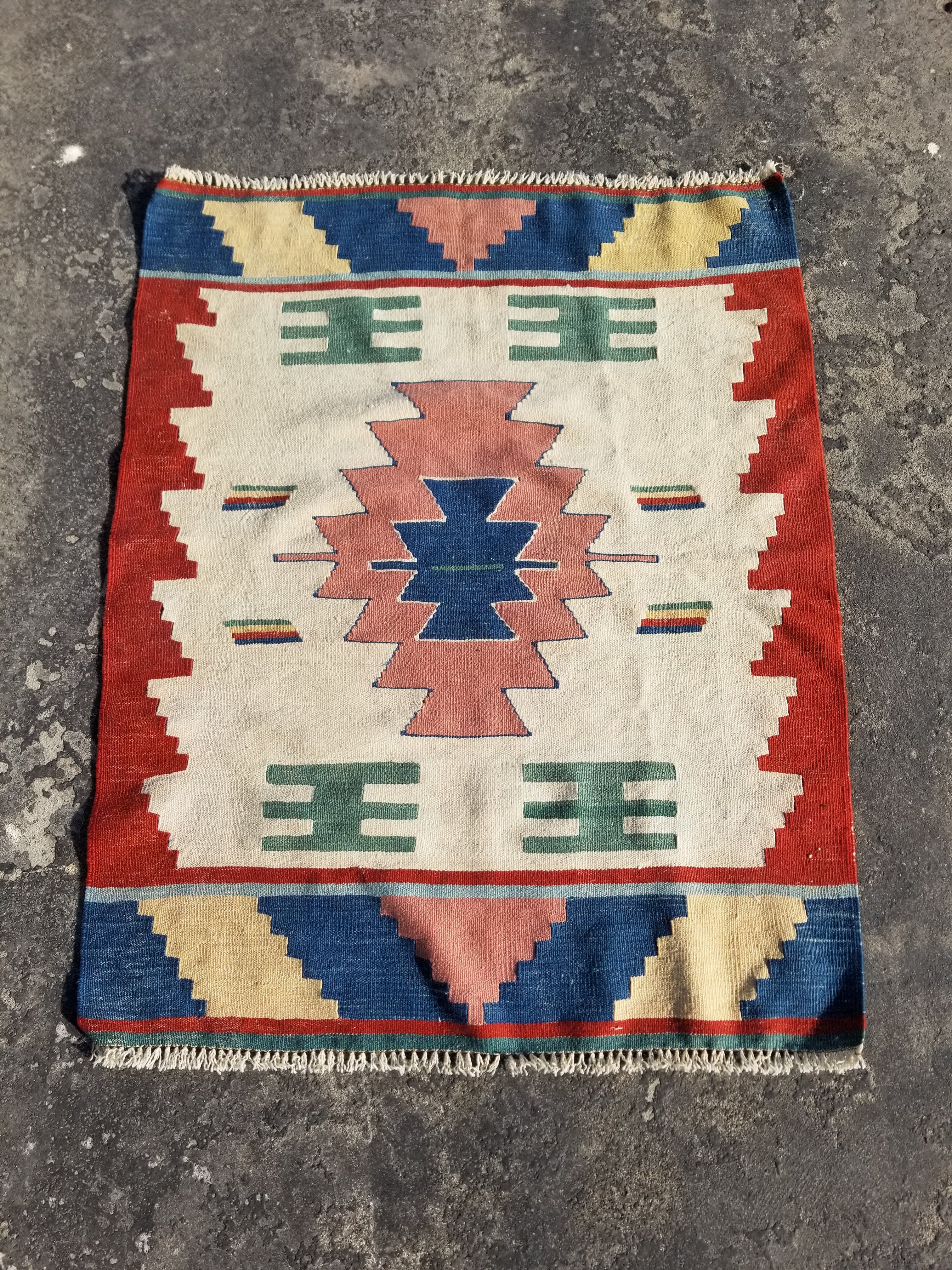 Vintage Traditional Handmade Turkish Wool Multicolor Kilim 111x88cm