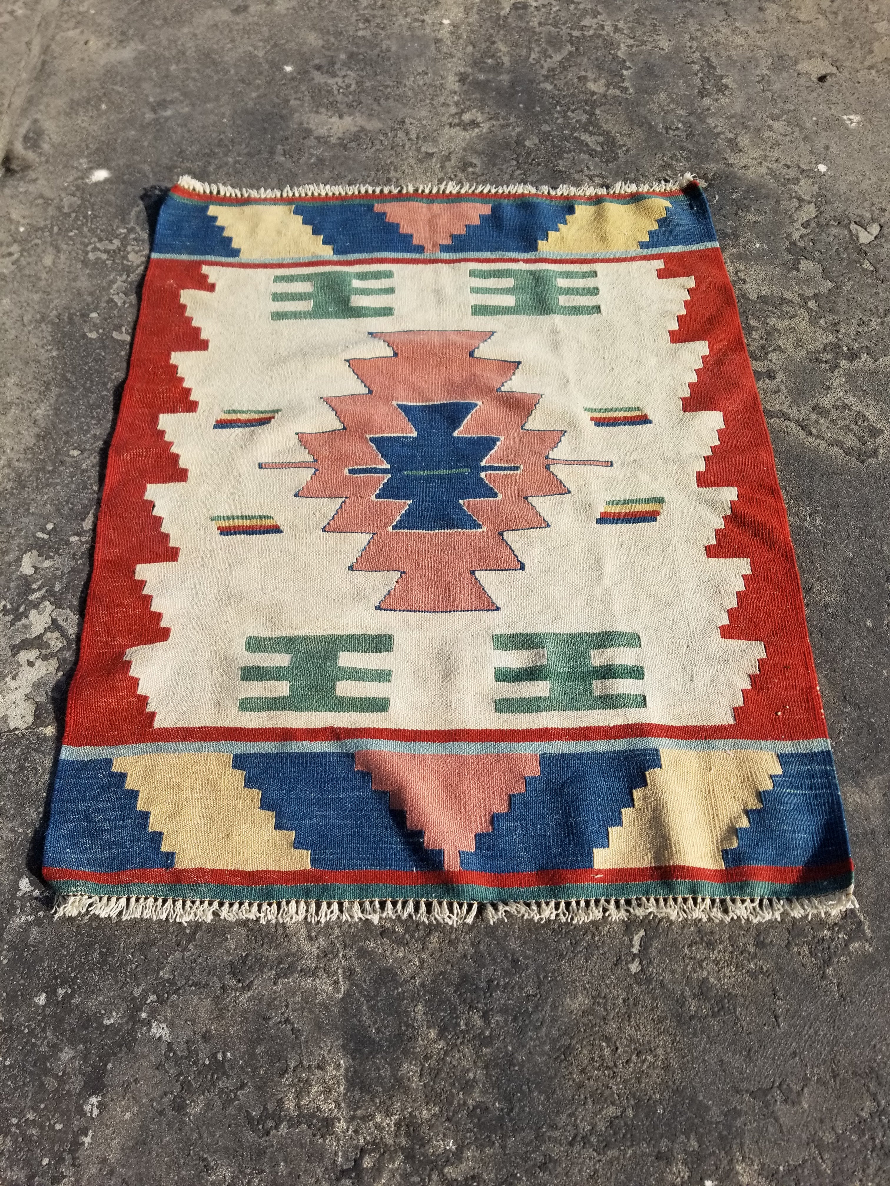 Vintage Traditional Handmade Turkish Wool Multicolor Kilim 111x88cm