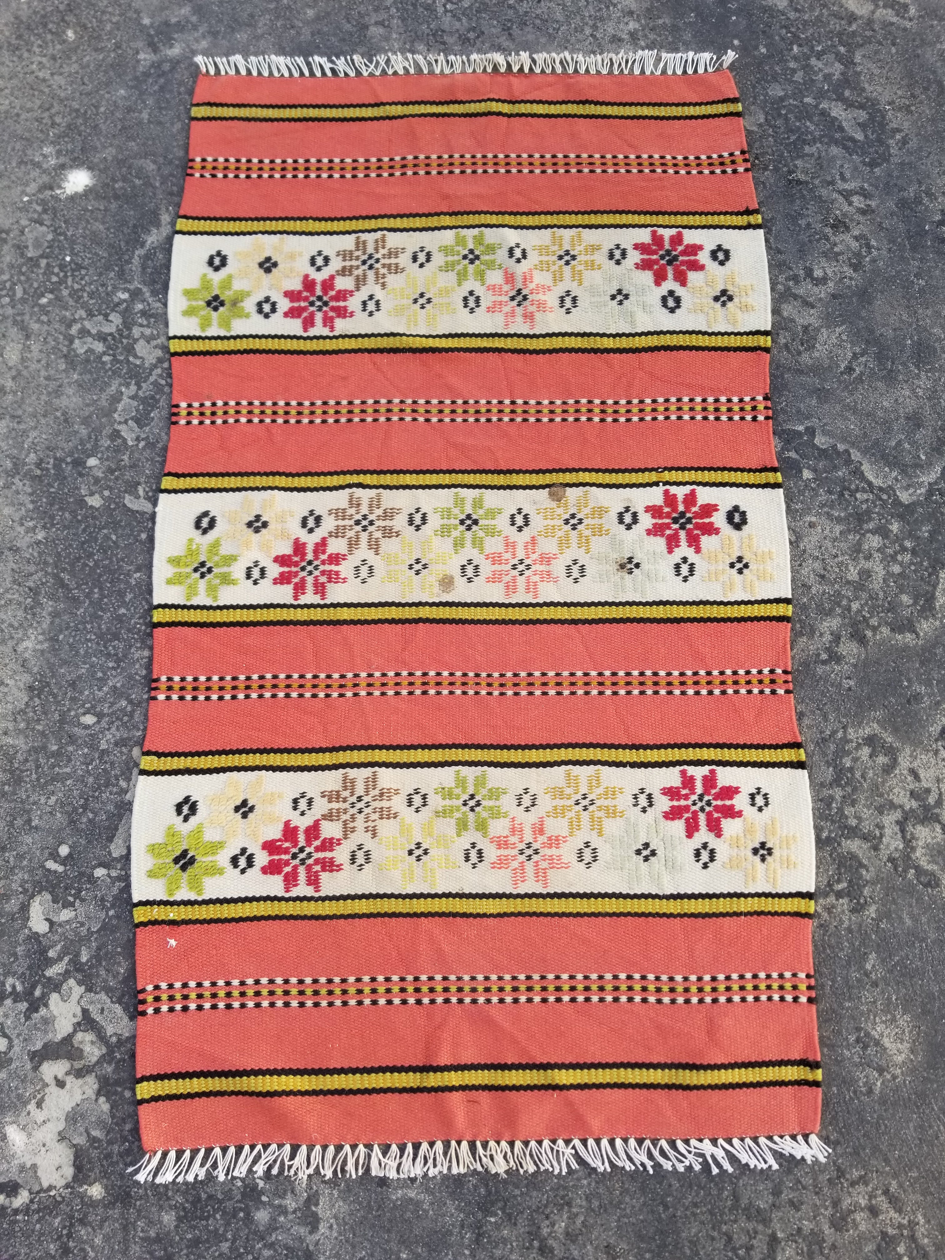 Vintage Traditional Handmade Moroccan Floral Wool Multicolor Kilim 106x60cm
