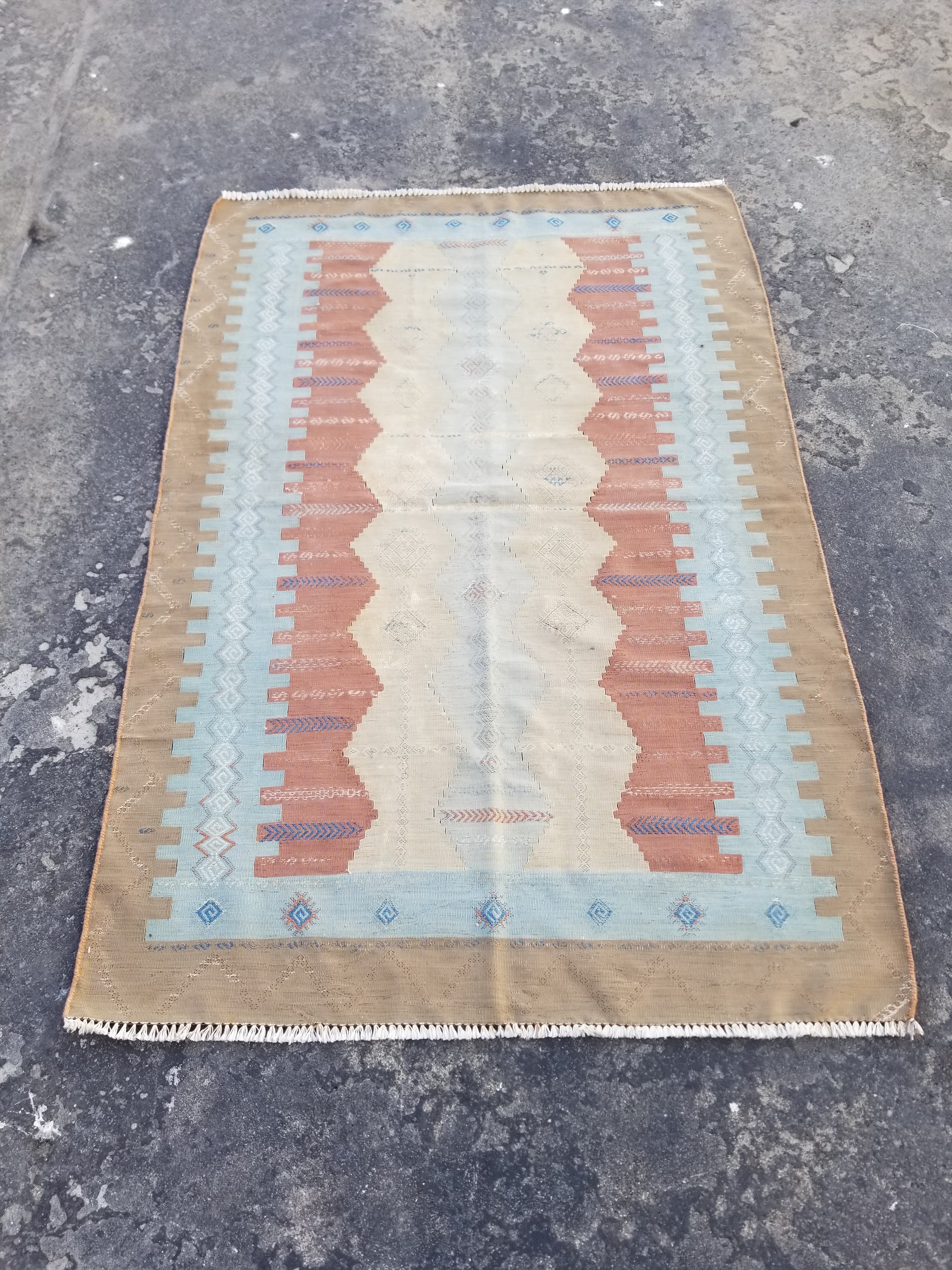 Distressed Vintage Traditional Handmade Oriental Wool Multicolor Kilim 142x93cm